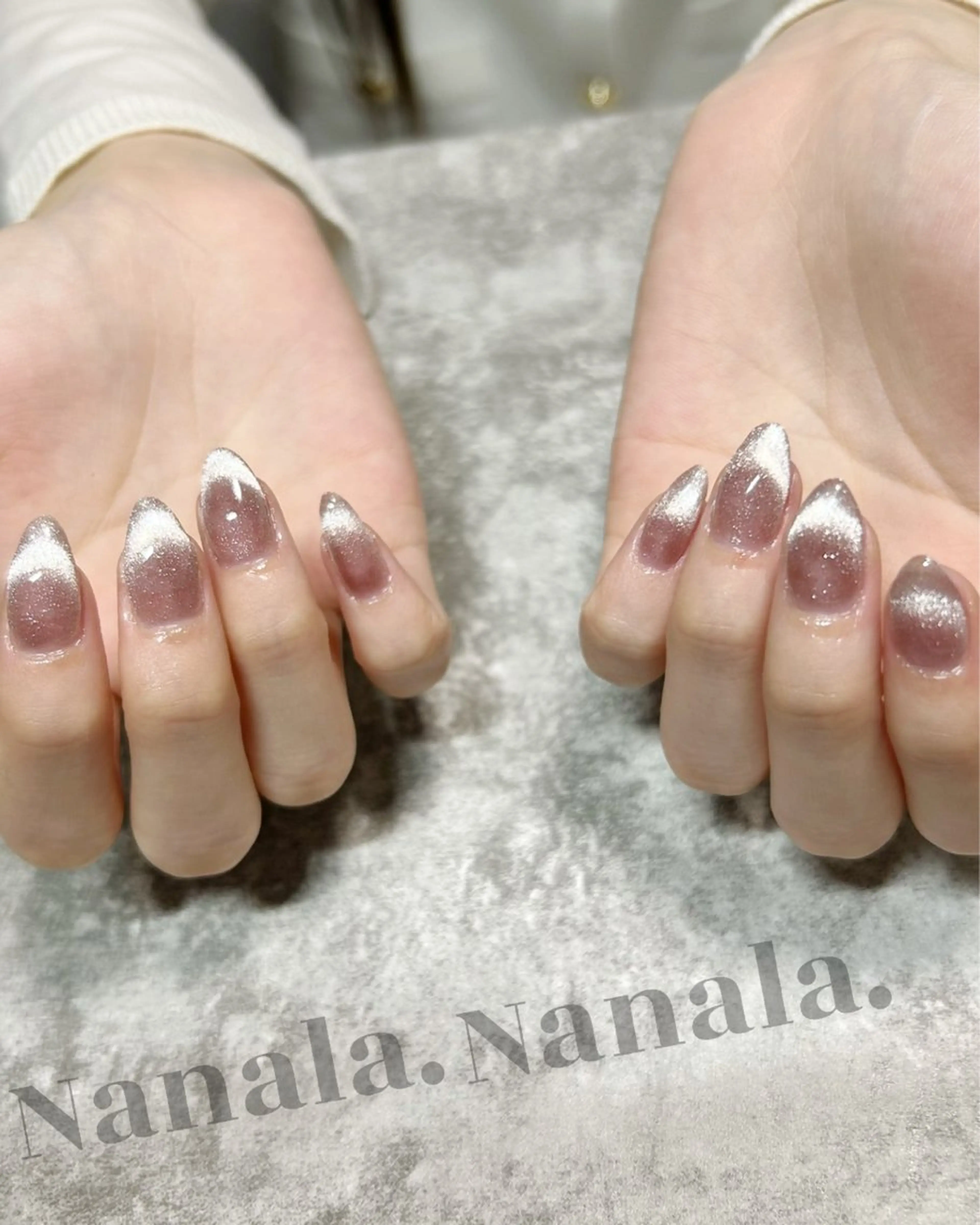 セミロング ハンドネイル ハンドケア Nanala. LUNAのネイルデザイン