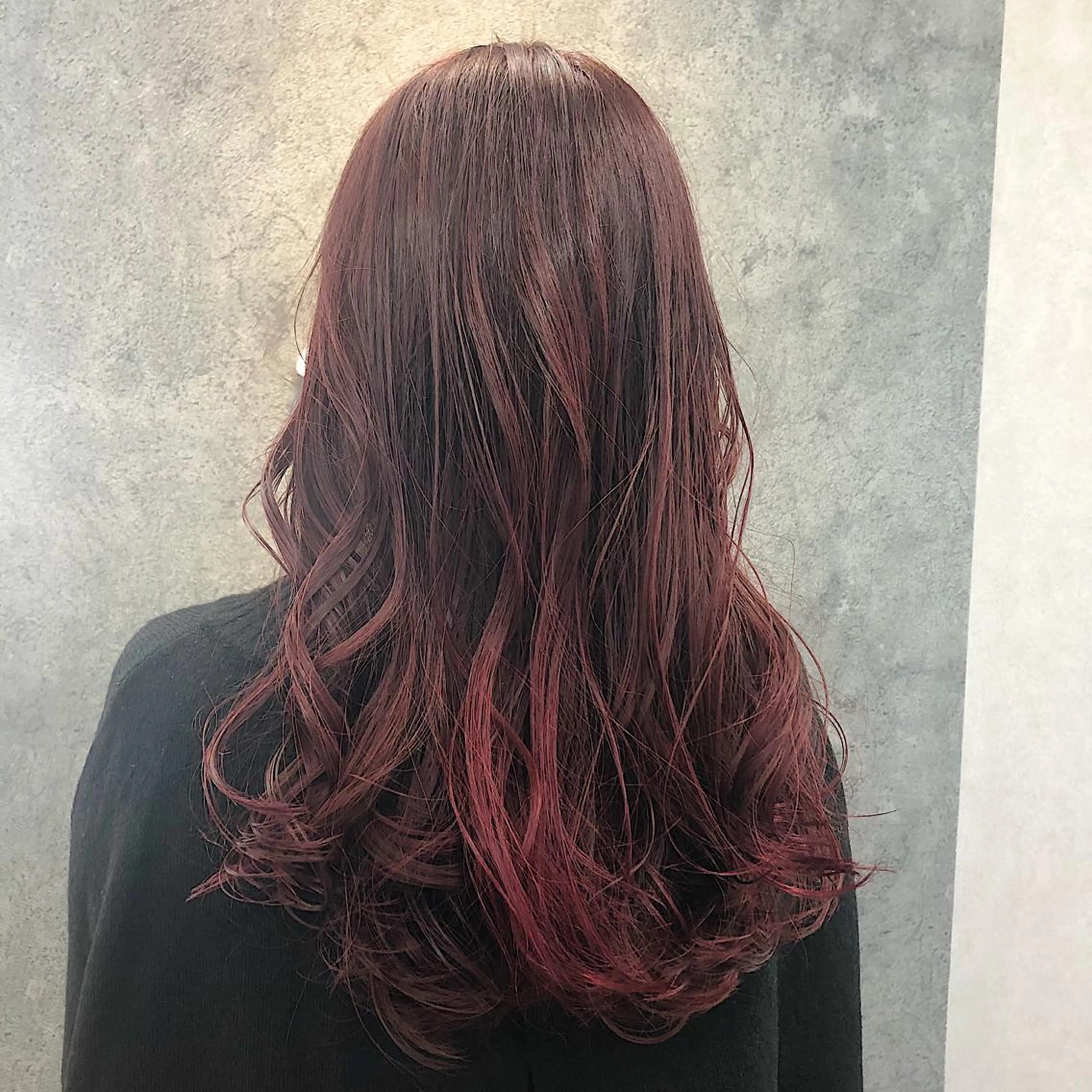 セミロング 韓国風ヘア オルチャンヘア カット ヘアカラー トリートメント 所渉/韓国レイヤー /ウルフカットのヘアスタイル