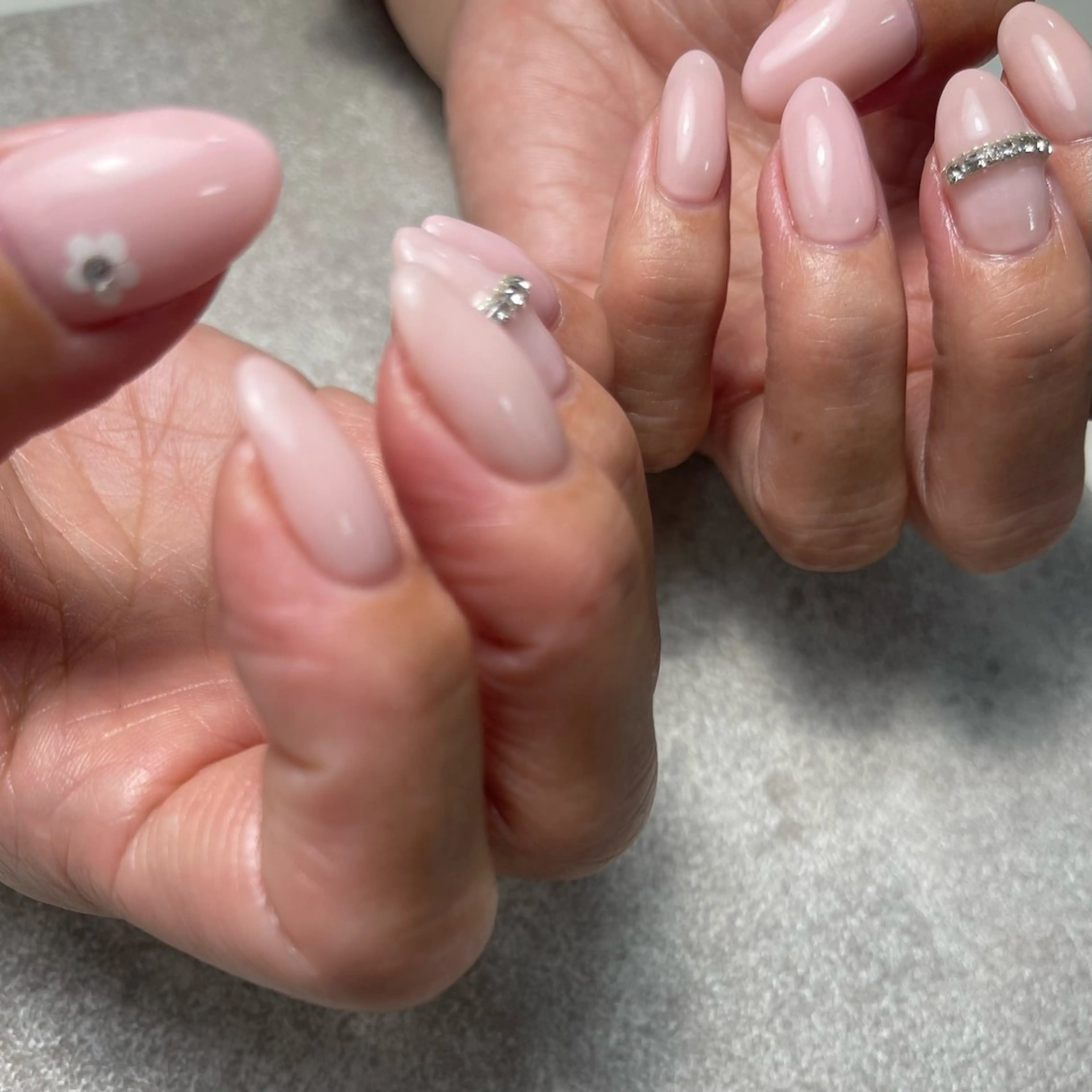 ネイル ＆MERCI所属・&MERCI nail maoのネイルデザイン