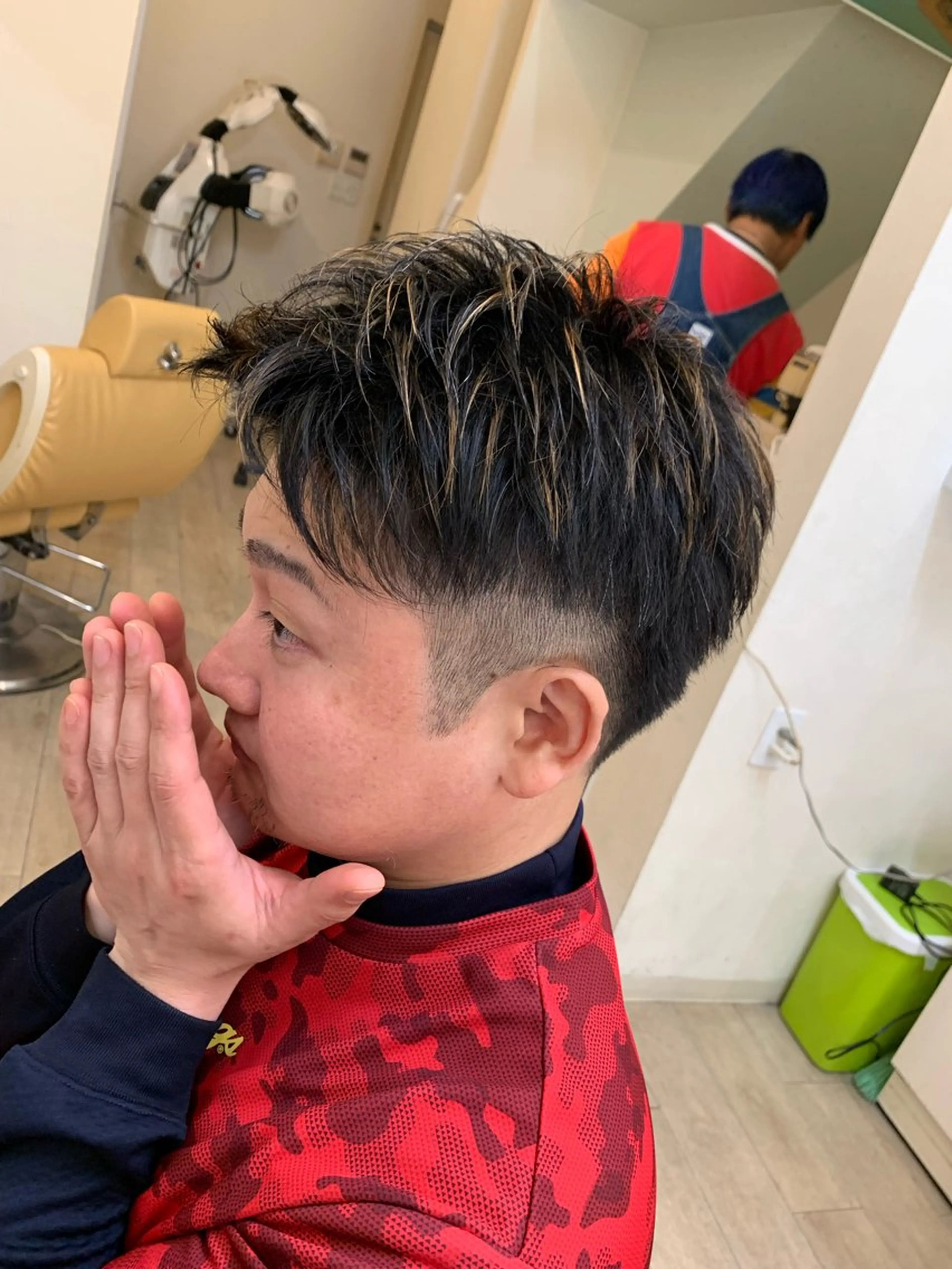 カラー メンズ メンズハイライト ツーブロック ハイライトカラー show hair所属・岡本 幸法のヘアスタイル