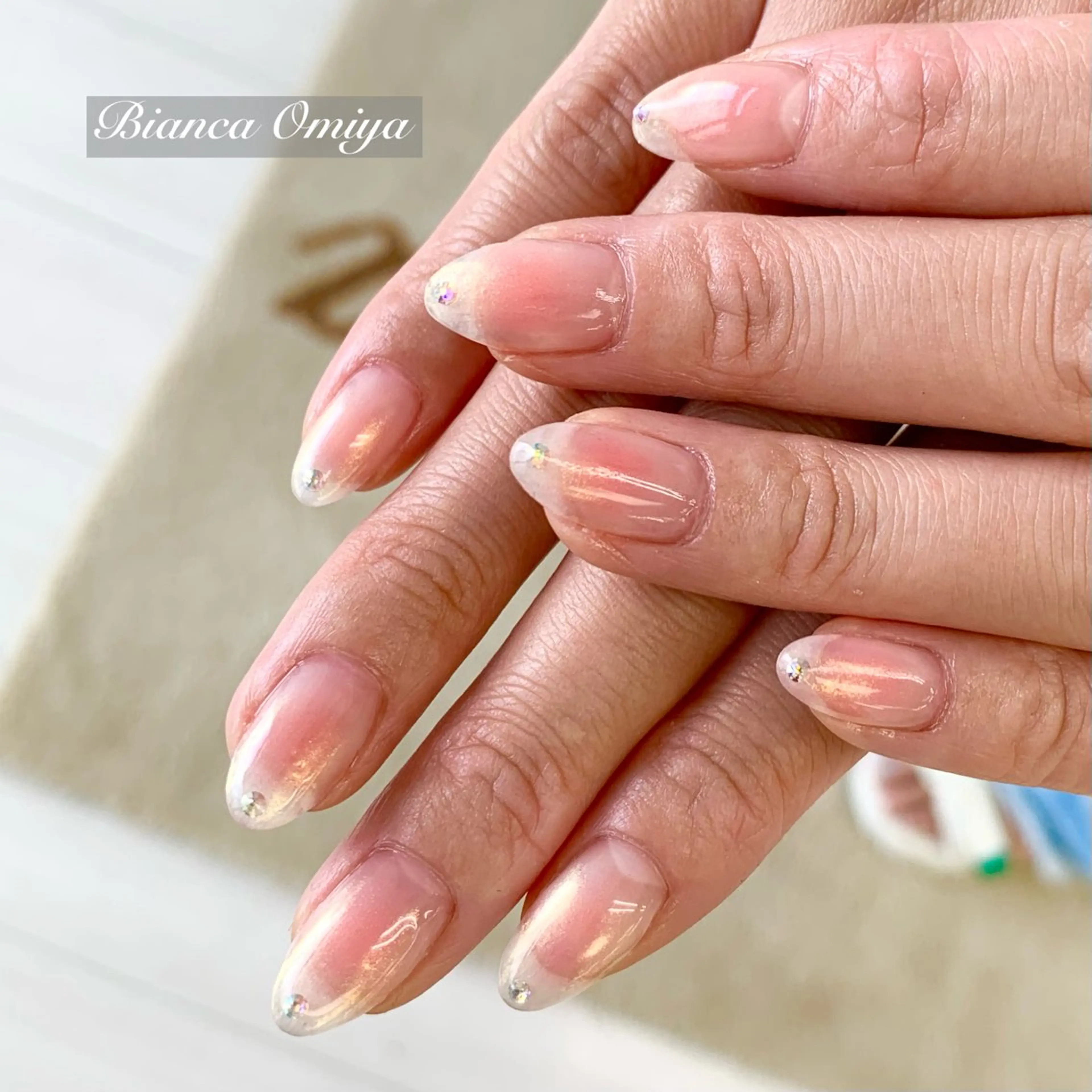 ネイル オーロラネイル チークネイル ビアンカ大宮ネイル 店長 モリサワのネイルデザイン