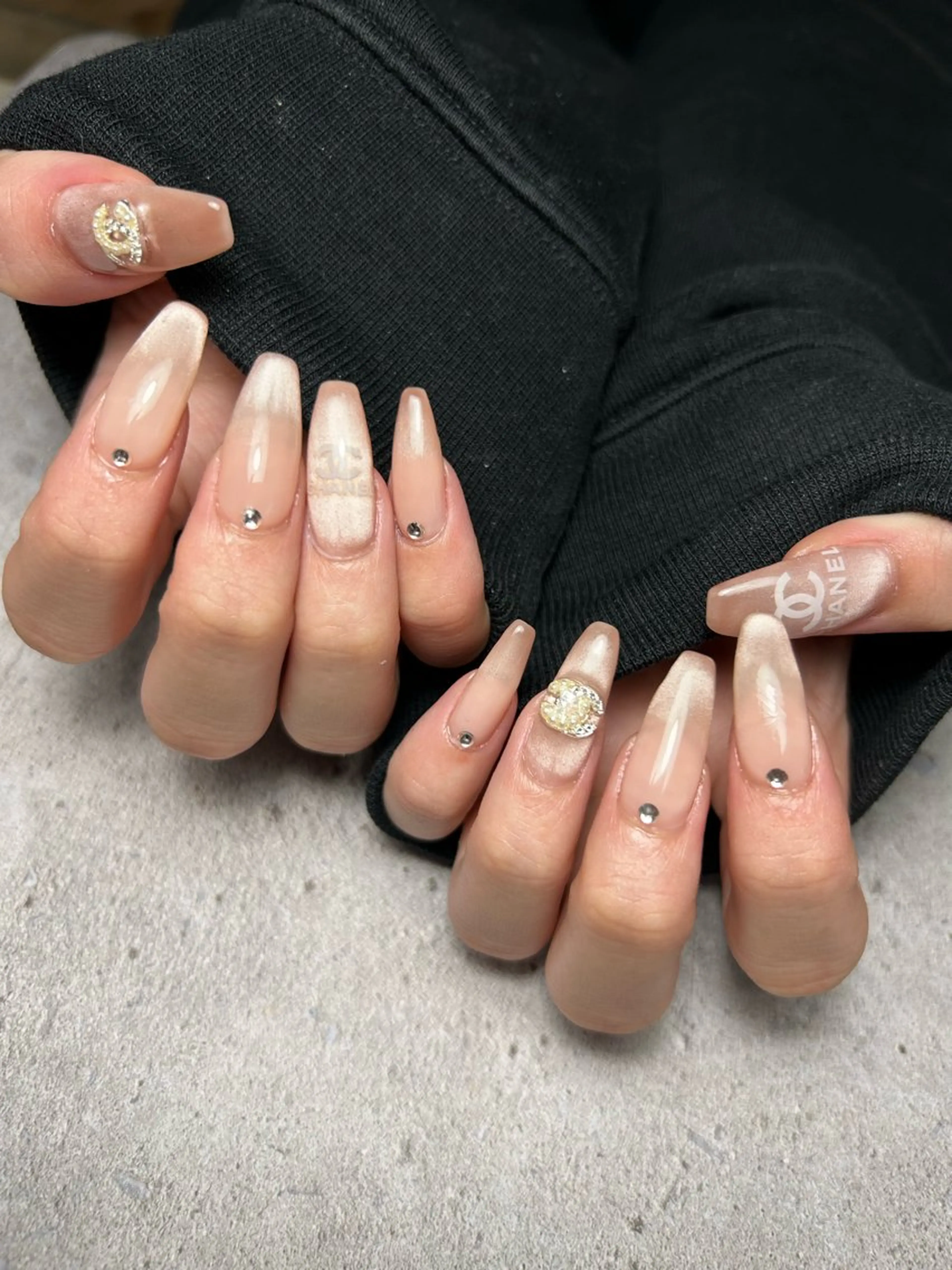 ネイル Yakko pas á pasのネイルデザイン