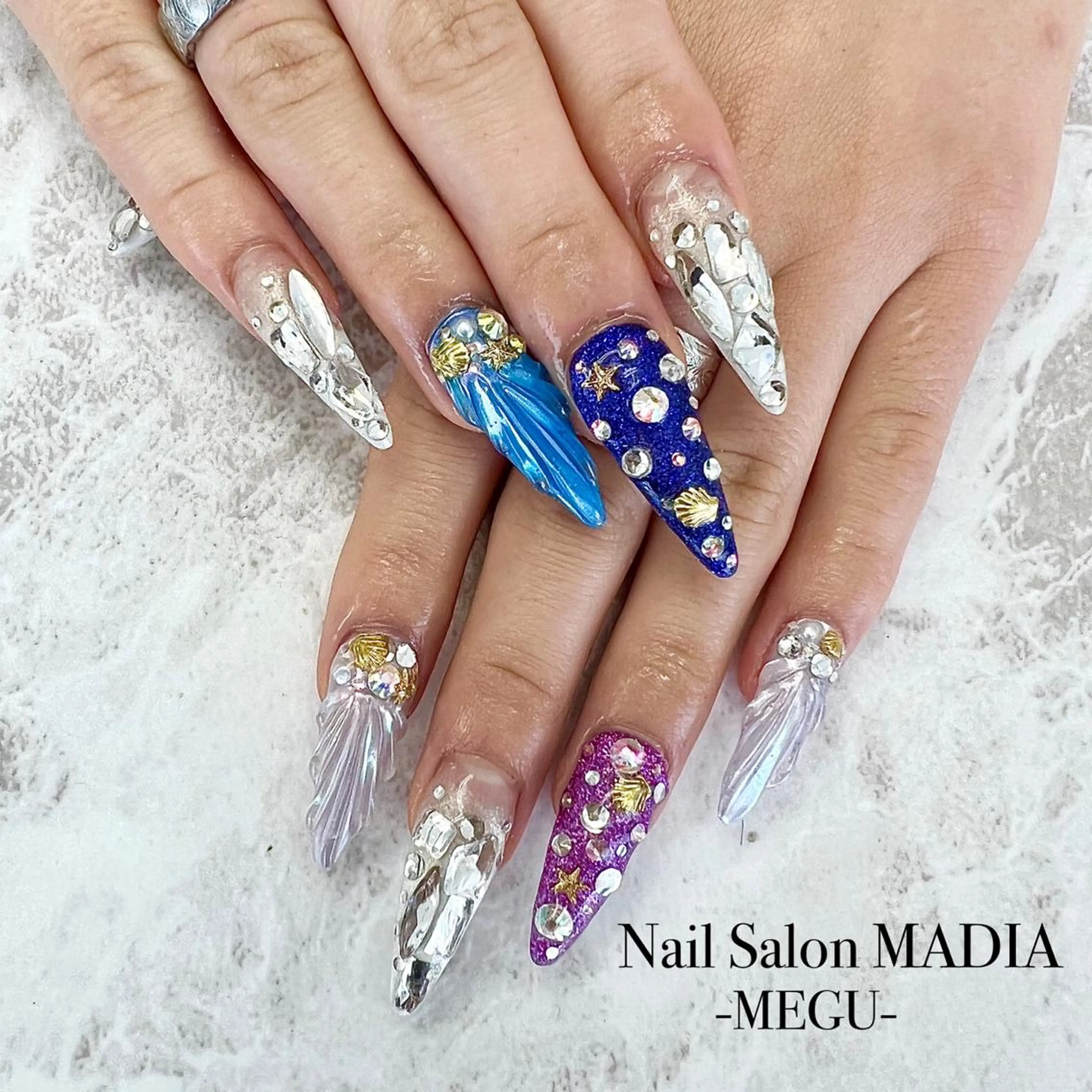 ネイル MADIA藤沢所属・MADIA MEGUのネイルデザイン