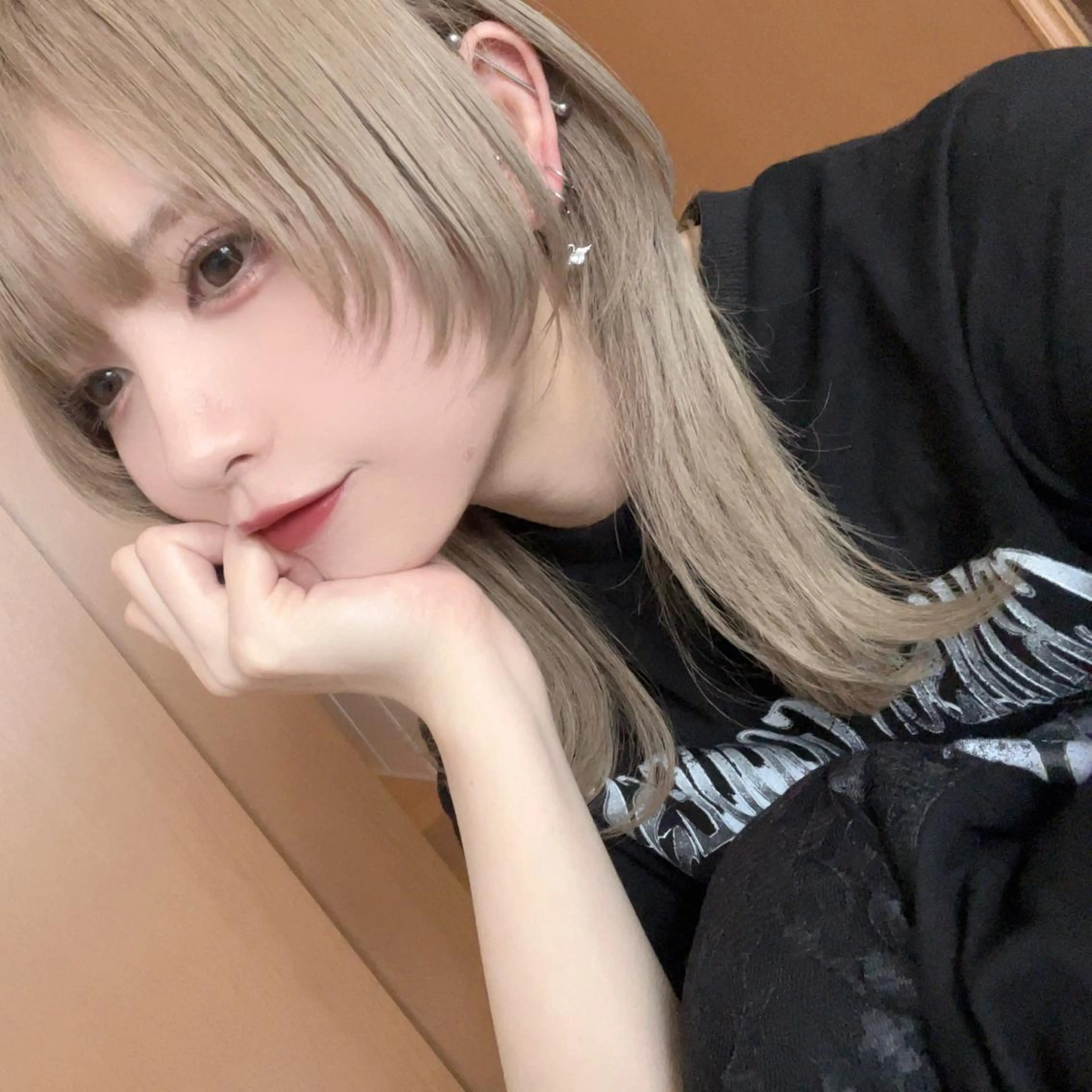 セミロング ウルフカット 赤羽今日子/レイヤー /盛れる顔まわりのヘアスタイル