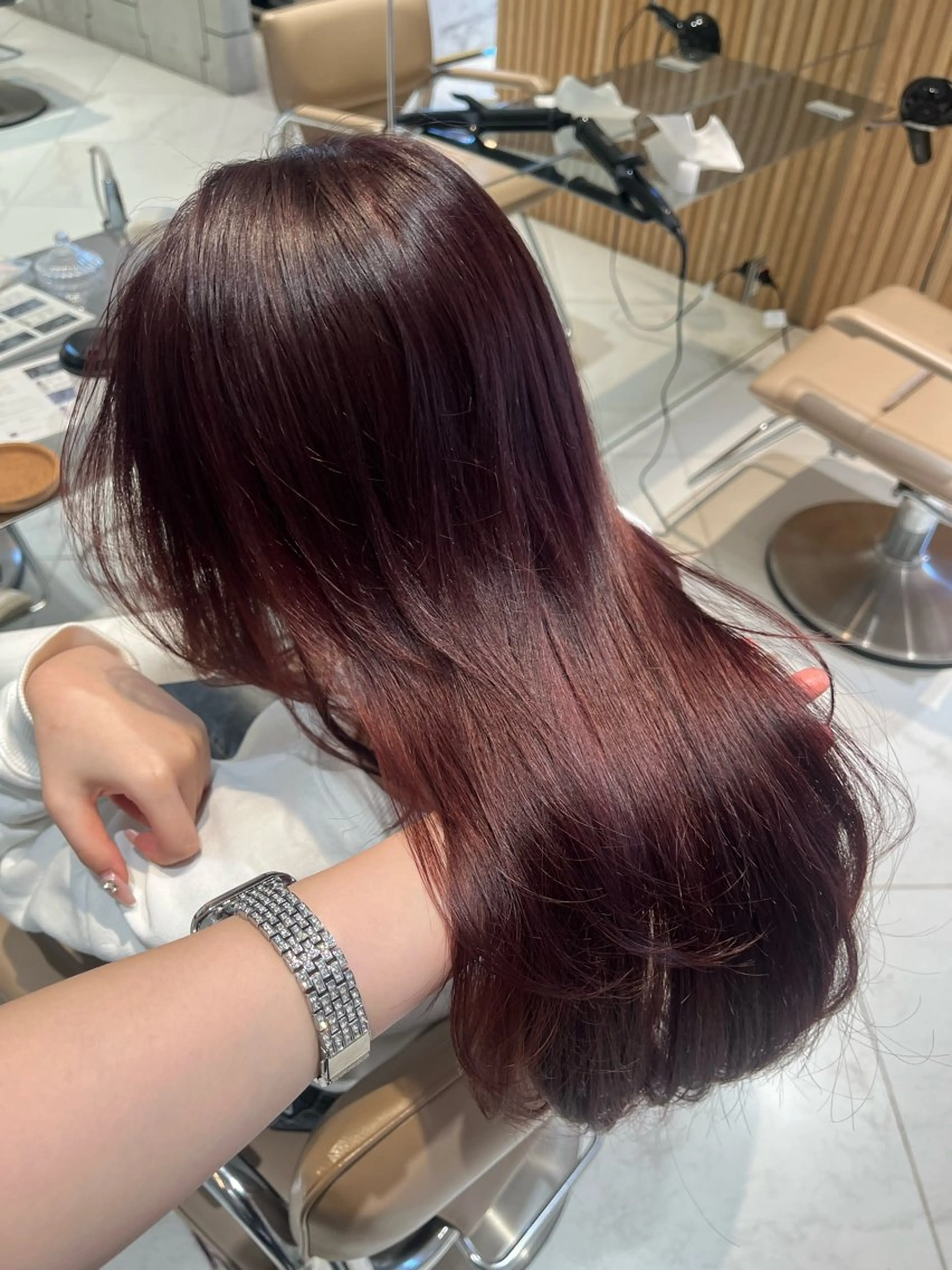 ロング カット ヘアカラー haruna .のヘアスタイル