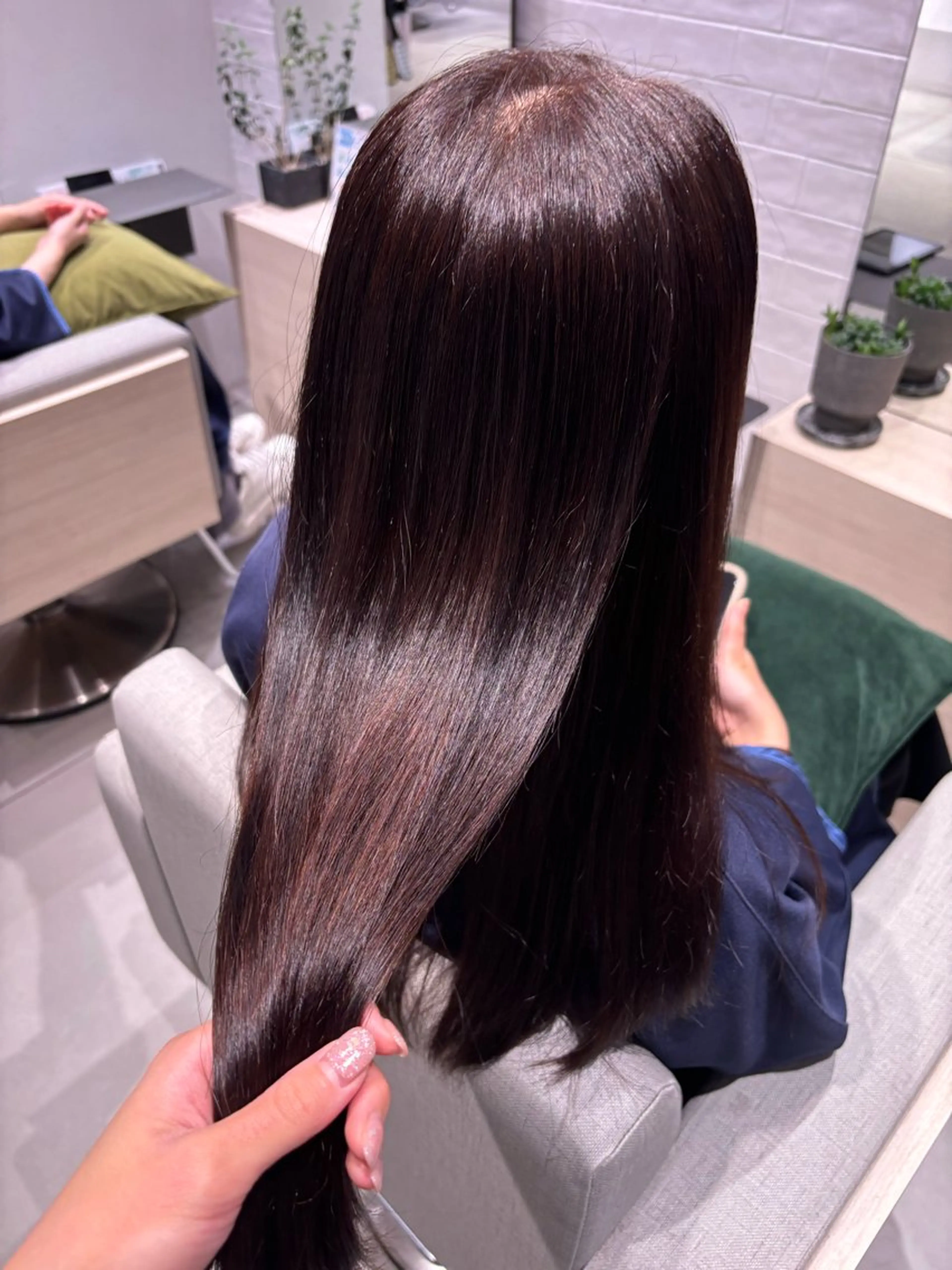 ロング カラー ブリーチ ブラウンカラー チョコレートブラウン ダークブラウン ブリーチなしカラー ヘアカラー トリートメント 銀座/髪質改善/韓国 カラー🍓原田侑依のヘアスタイル