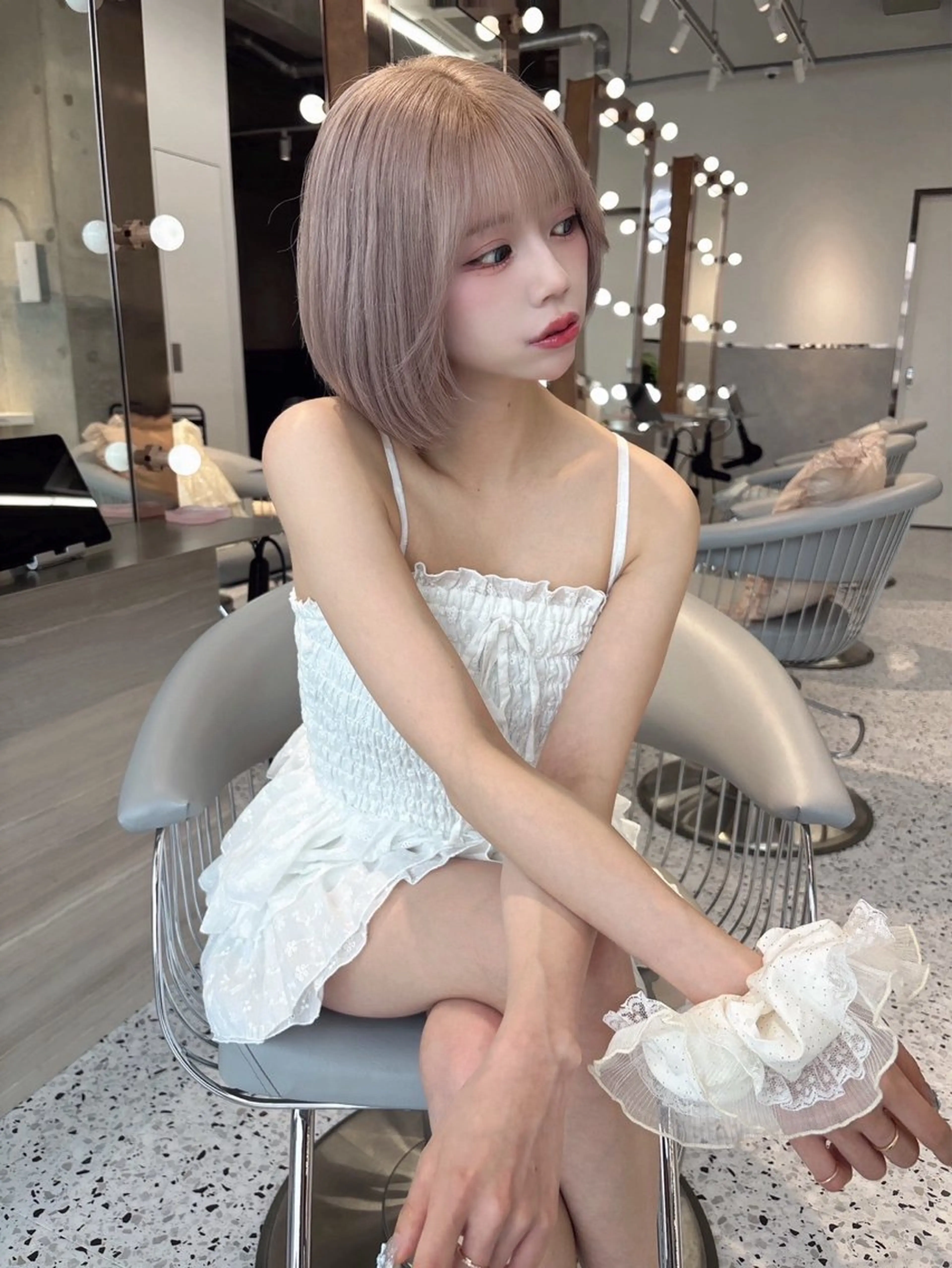 ショート カラー Lond Le'a /ハイトーンカラーのヘアスタイル