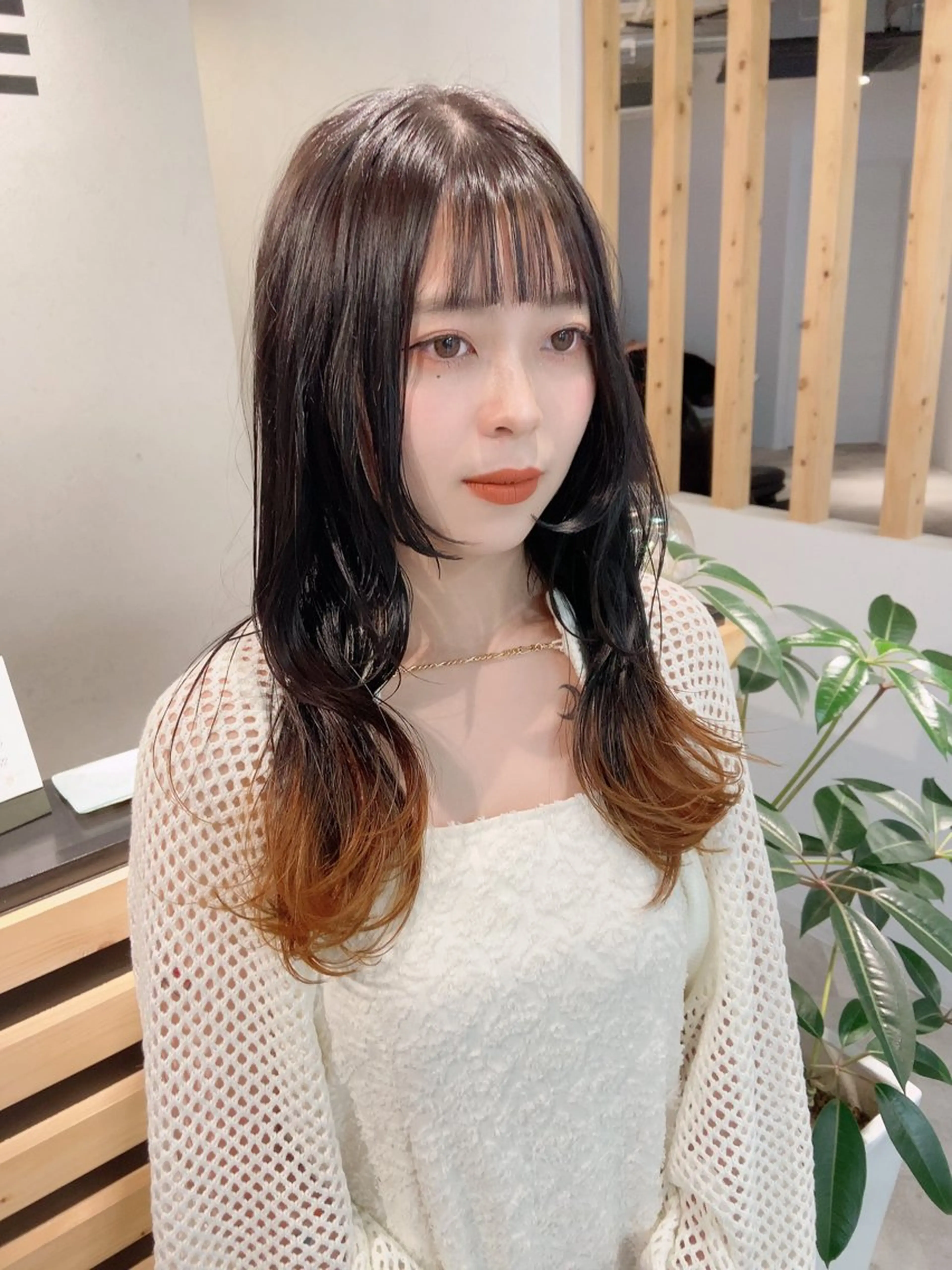 ミディアム カラー グラデーションカラー ヘアカラー AILEE所属・ウルフカット レイヤーカット上柿のヘアスタイル