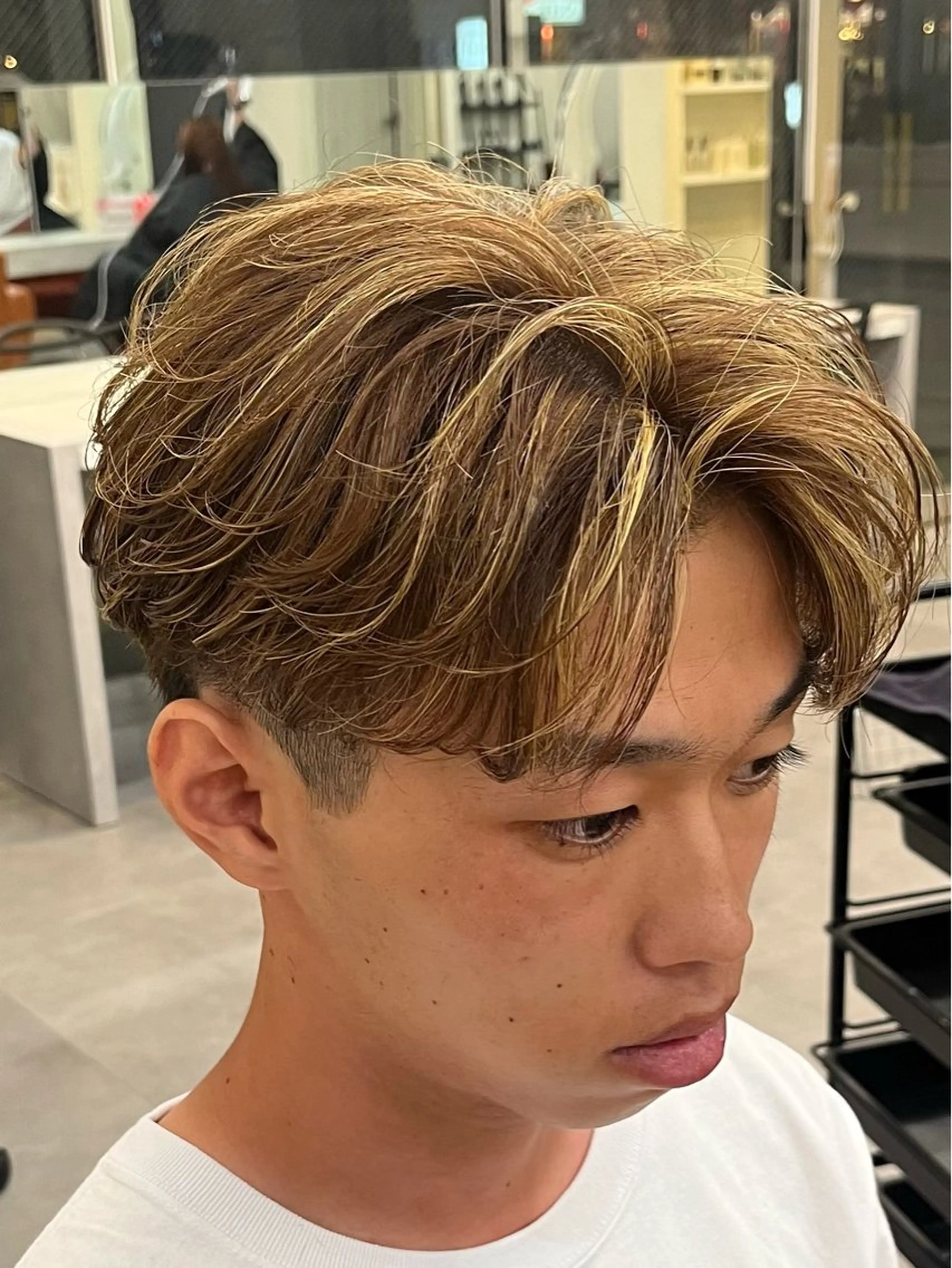 カラー メンズ メンズブリーチ ブリーチ ダブルカラー カット ヘアカラー 梅田/メンズパーマ /短髪/田中崇奨のヘアスタイル