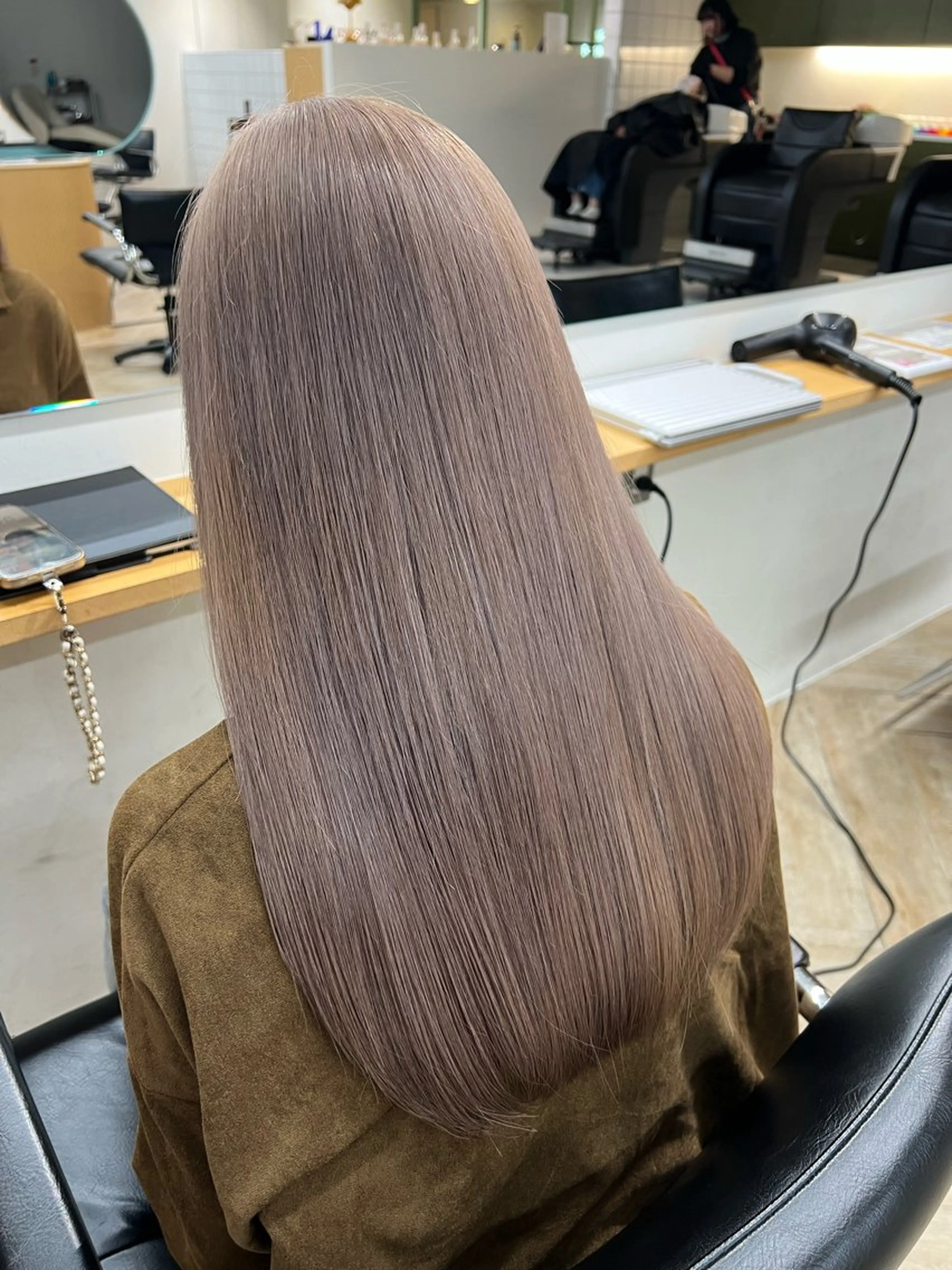 ロング カラー ベージュカラー 新潟/万代/井上佑のヘアスタイル