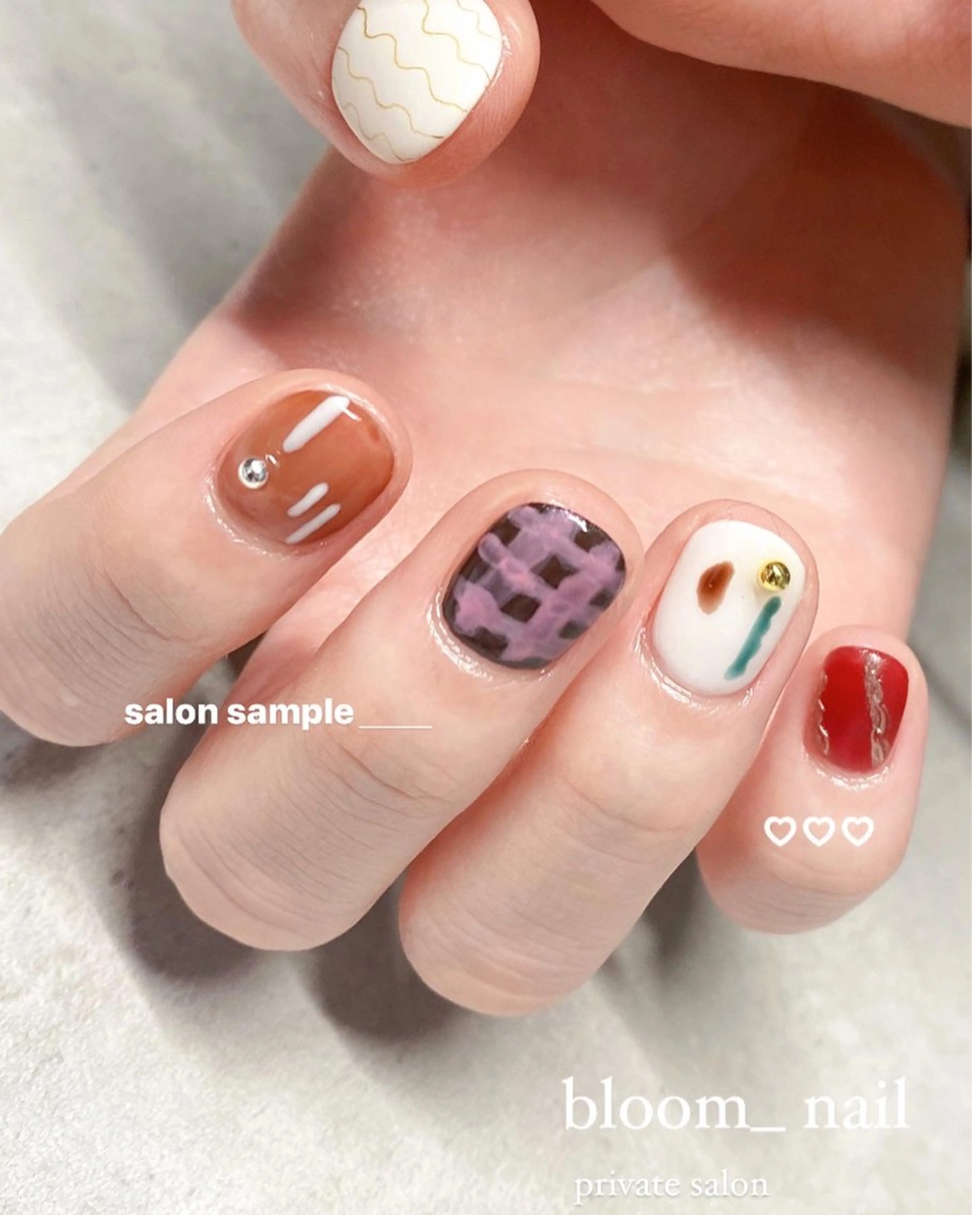 ネイル カジュアル ジェルネイル ミラーネイル ピンク 赤色 bloom_ nailのネイルデザイン