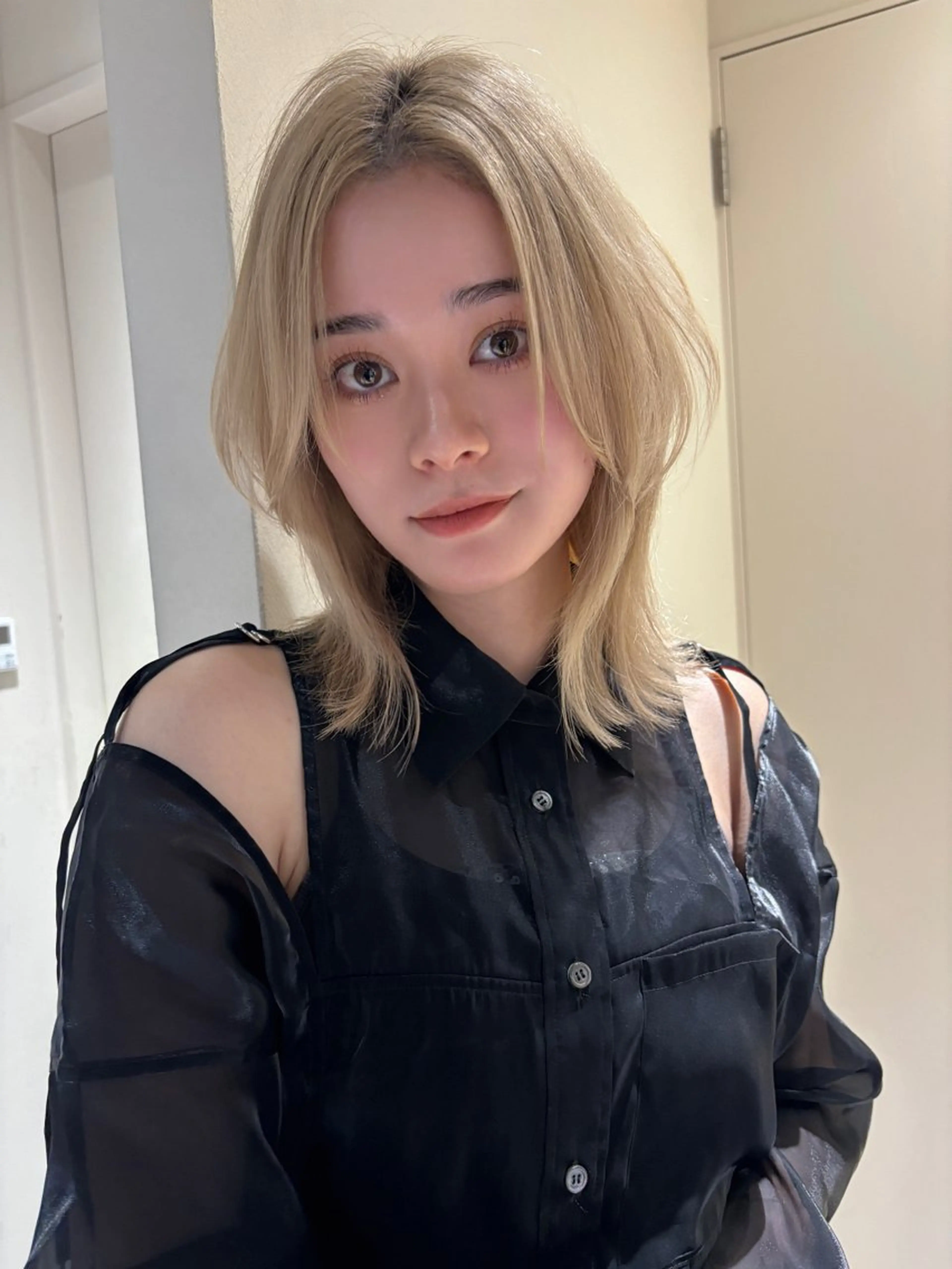 ミディアム カラー ハイトーンヘア れおん🌙のヘアスタイル