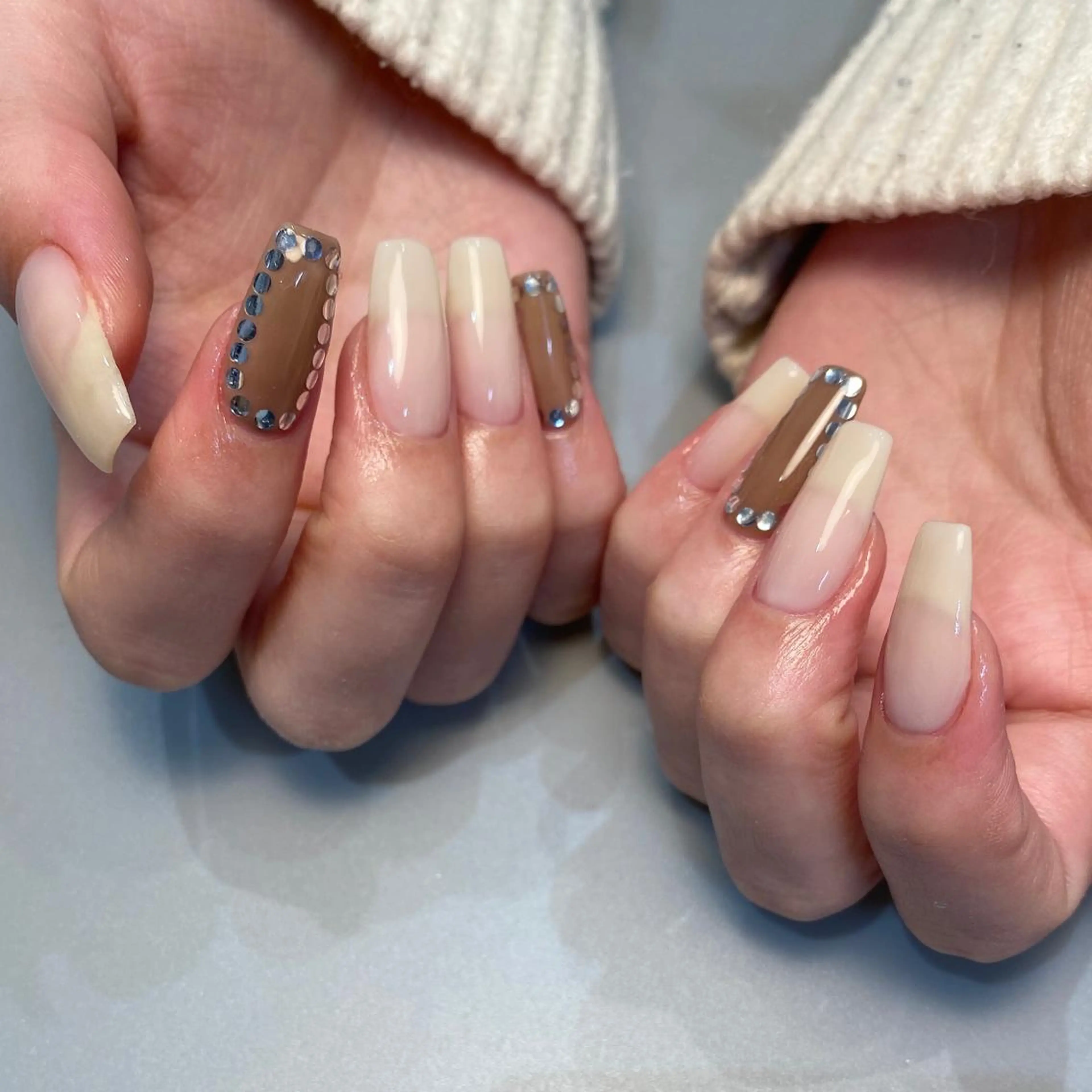 ネイル ハンドネイル NINEnami ニュアンスネイルのネイルデザイン