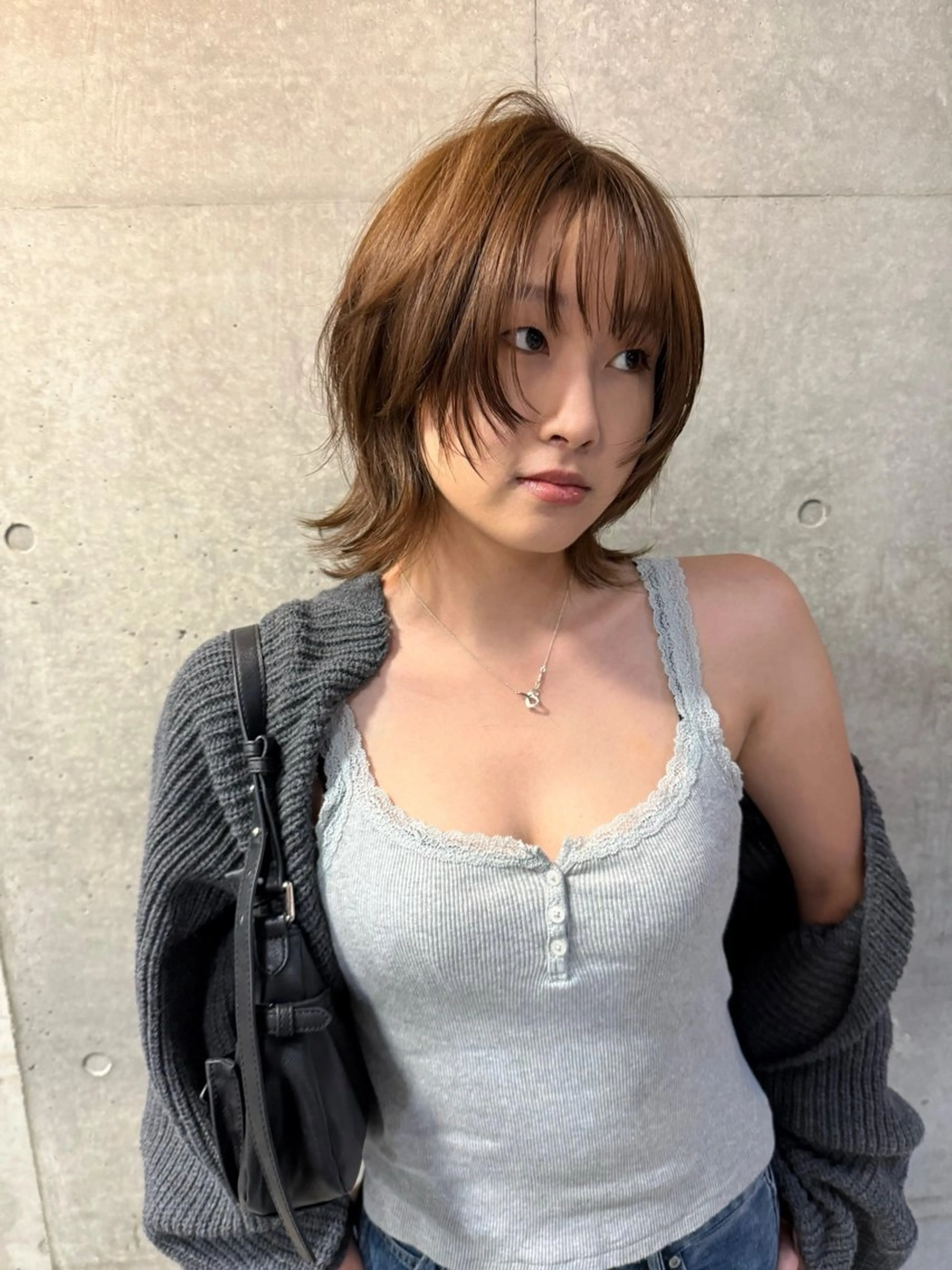 ミディアム レイヤーカット ウルフカット ウルフレイヤー カット ヘアカラー レイヤーカット\ウル フ　chinatsuのヘアスタイル