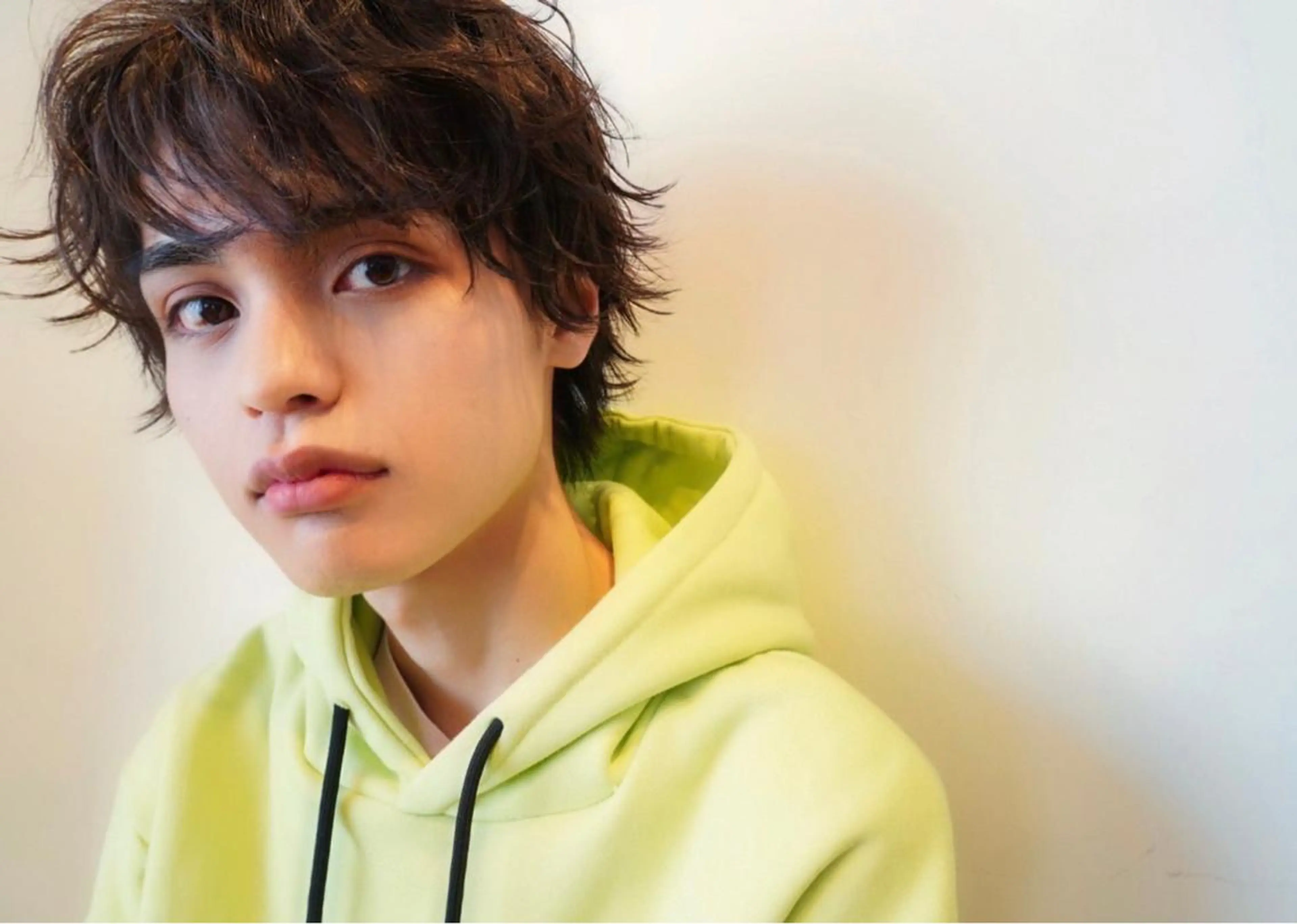 ショート カラー パーマ メンズ アップバング メンズブリーチ センターパート ダウンパーマ フェードカット カット men's salon LiG所属・Men'ssalon LiG／kaitoのヘアスタイル