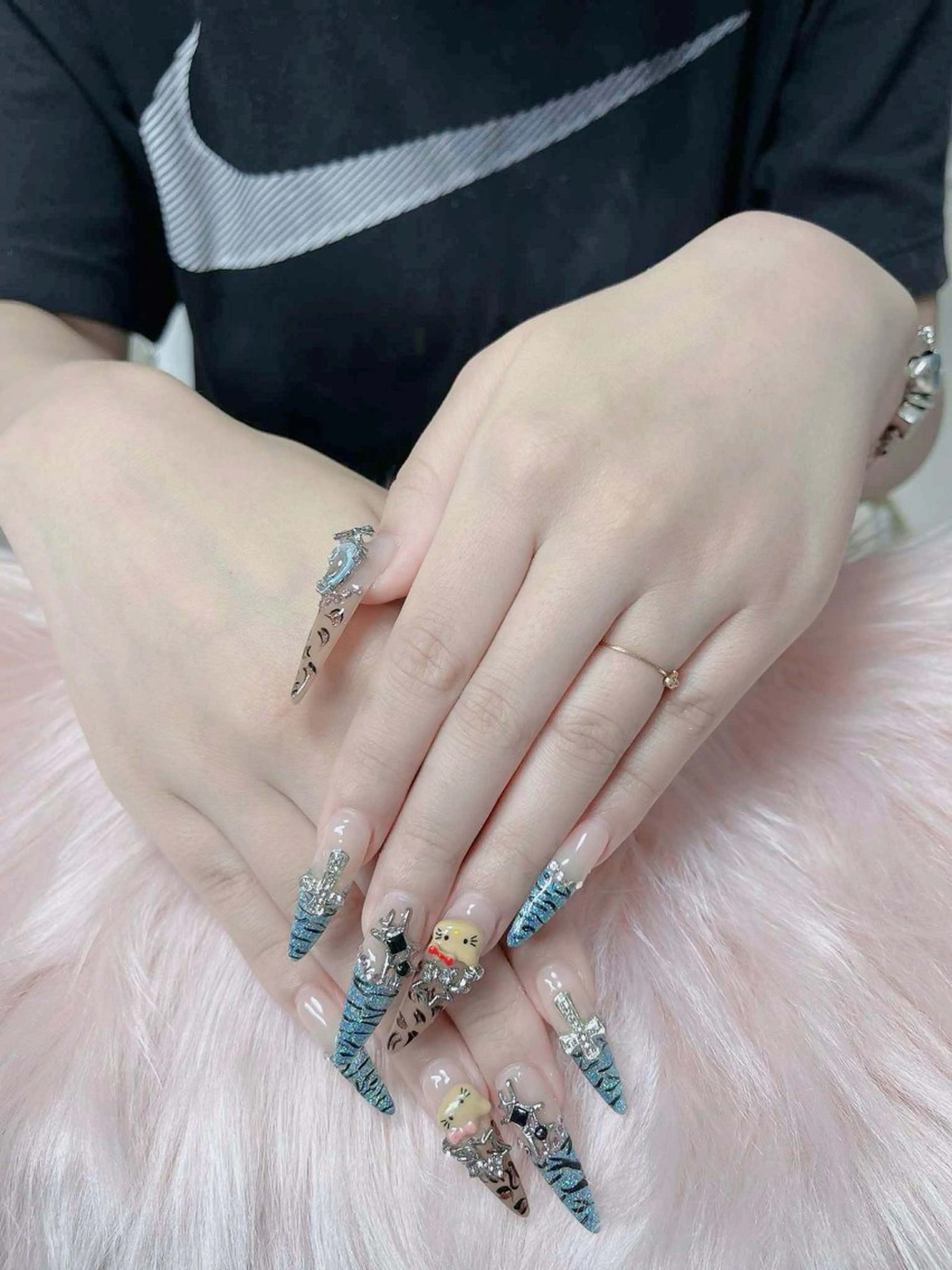 ネイル フレンチネイル ジェルネイル ガラスフレンチ ハロウィン ハート H.baby Nail Salonのネイルデザイン