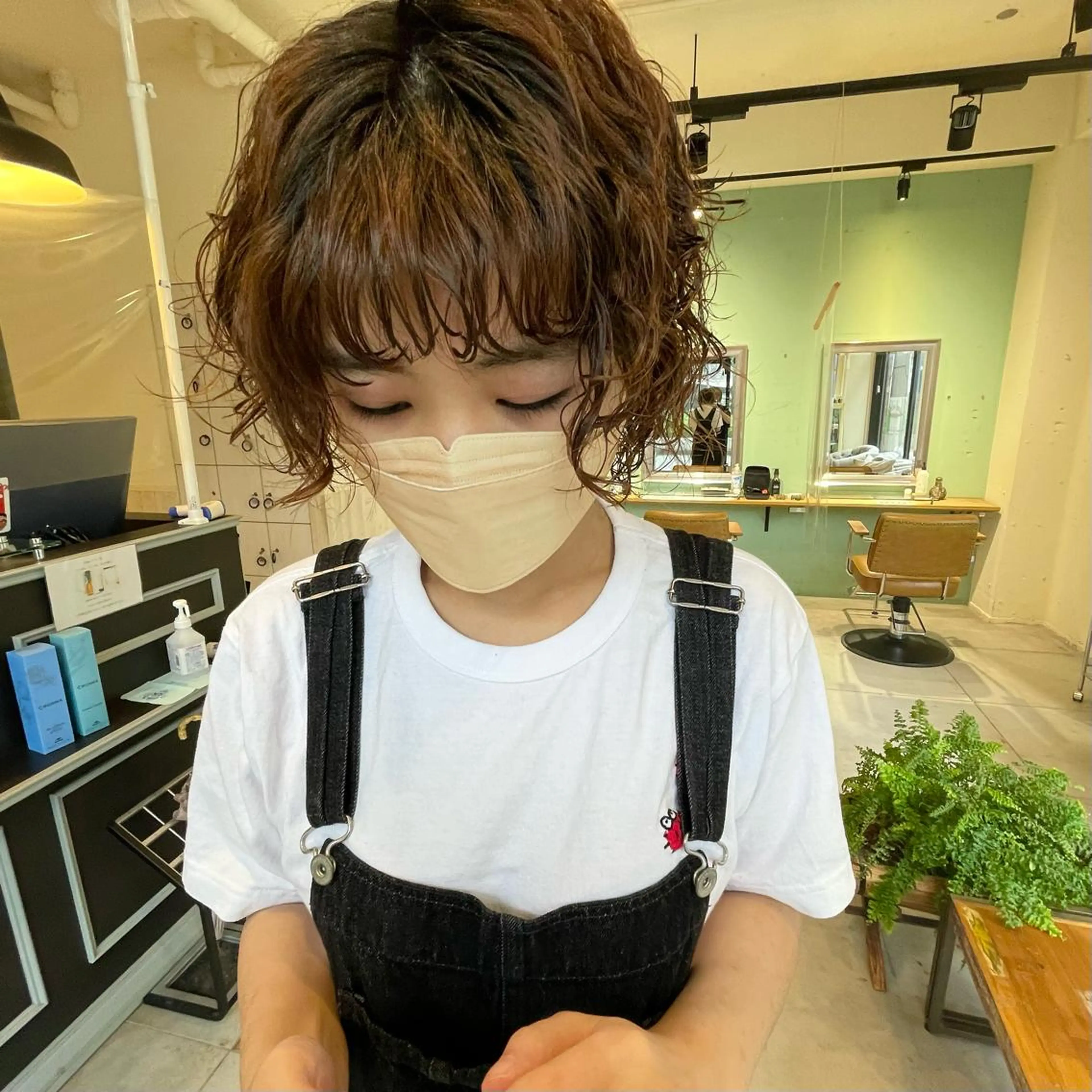 ショート パーマ スナコザワ レナのヘアスタイル