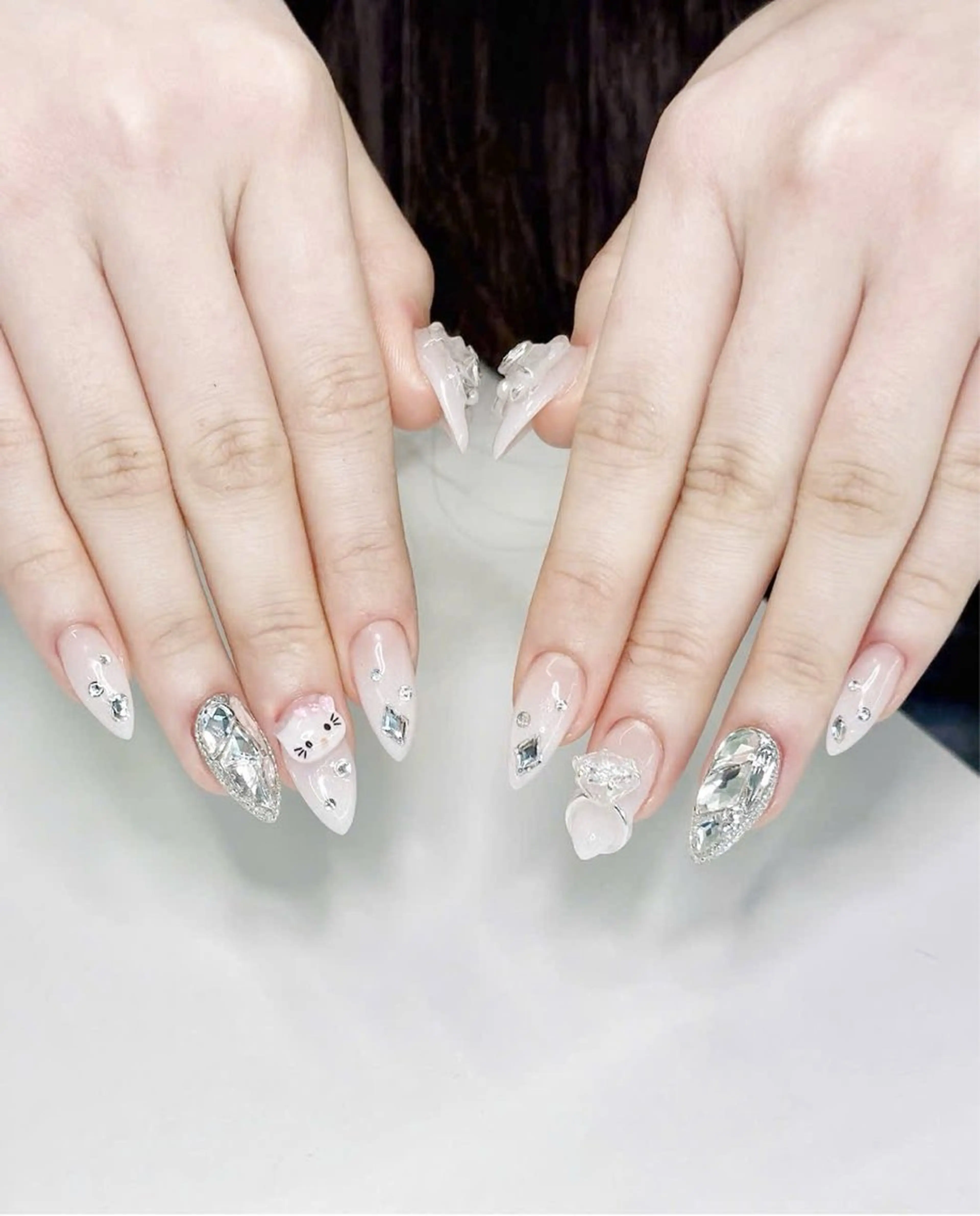 ネイル フラッシュネイル フレンチネイル グラデーション キラキラネイル 韓国ネイル Lina nail所属・Lunaa 池袋のネイルデザイン