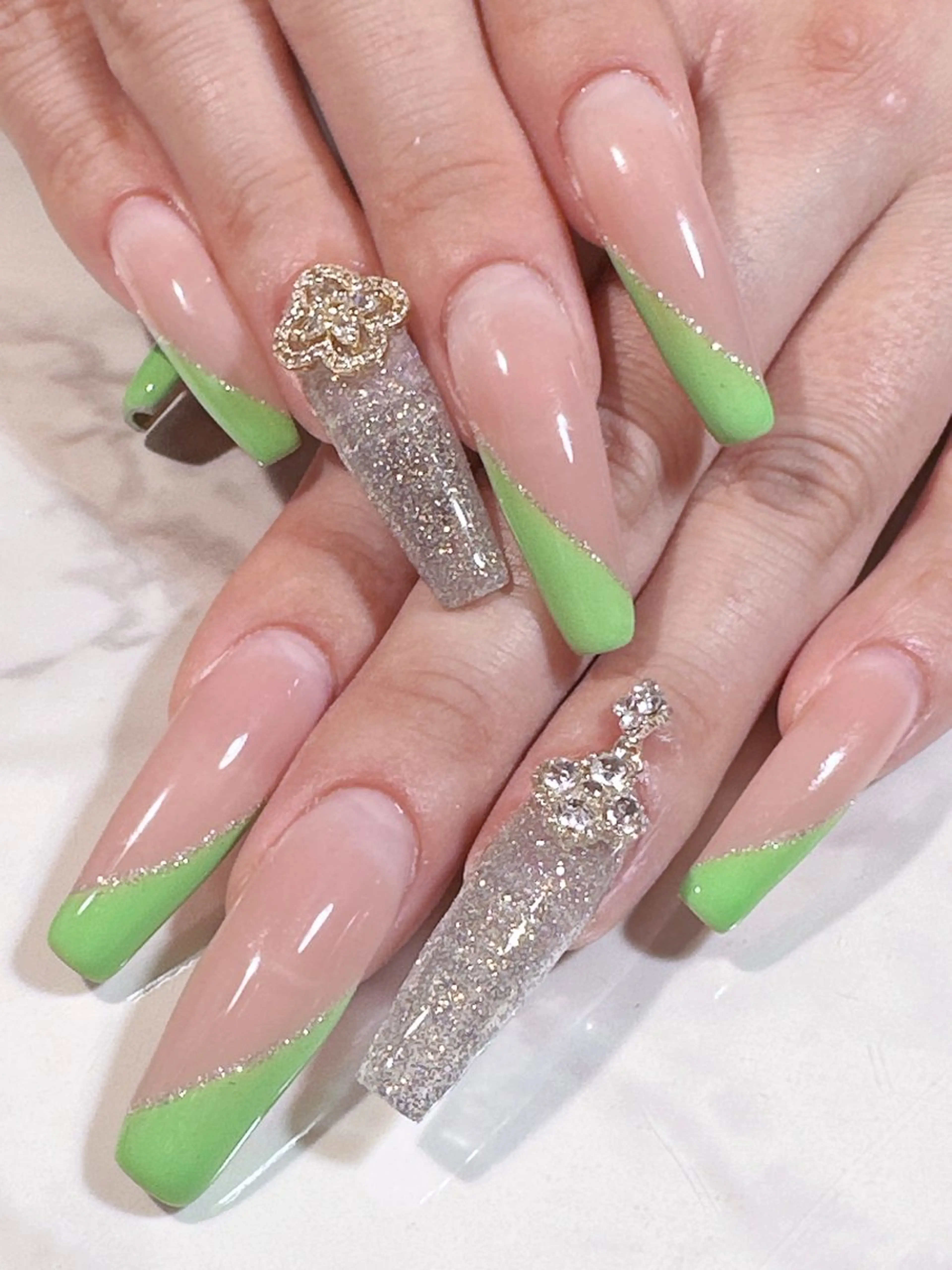 ネイル ハンドネイル 三浦 藍のネイルデザイン