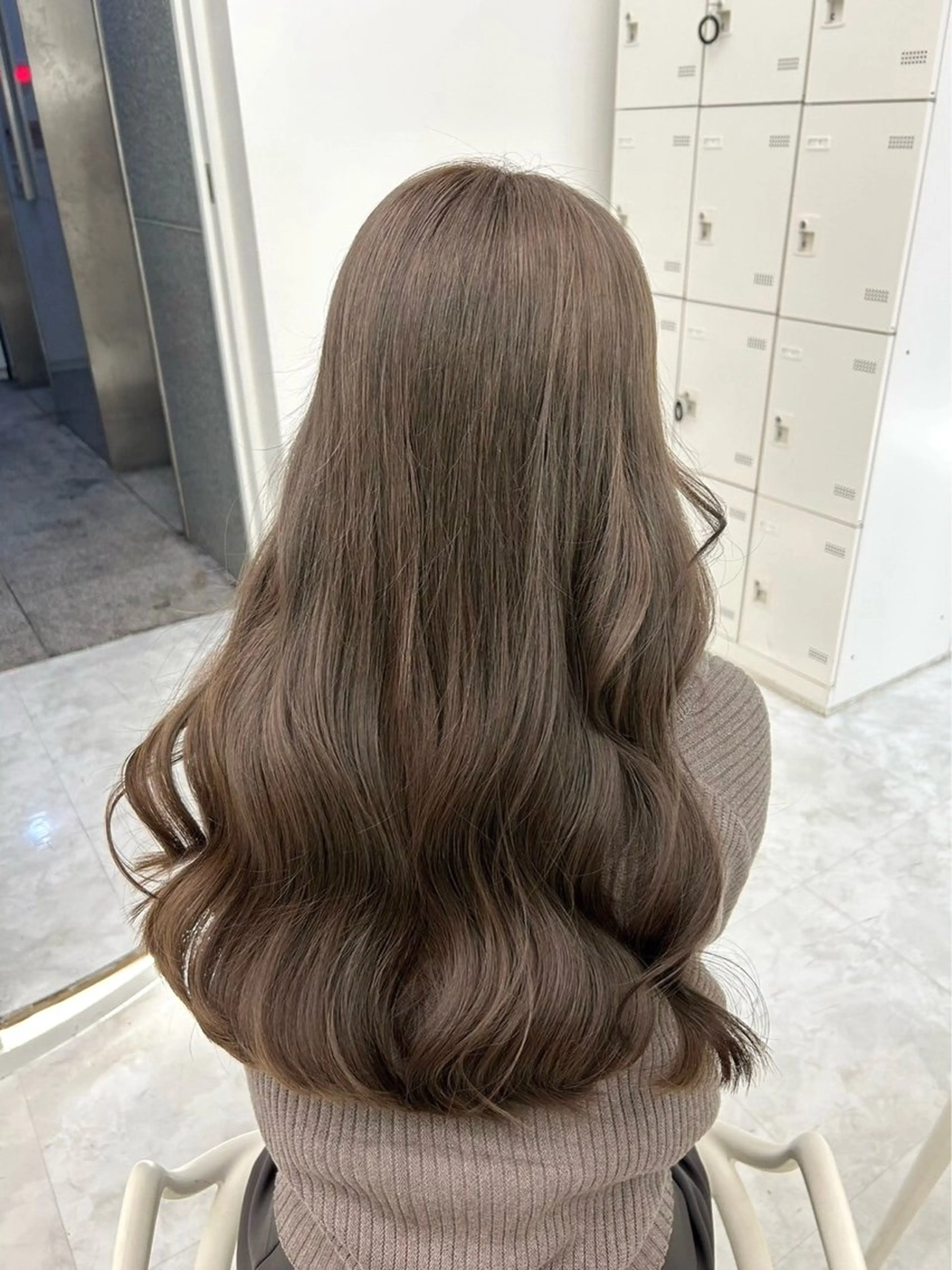 ロング カラー ヘアカラー トリートメント ヘッドスパ 韓国風艶髪🎀 暖色カラー🤍のヘアスタイル