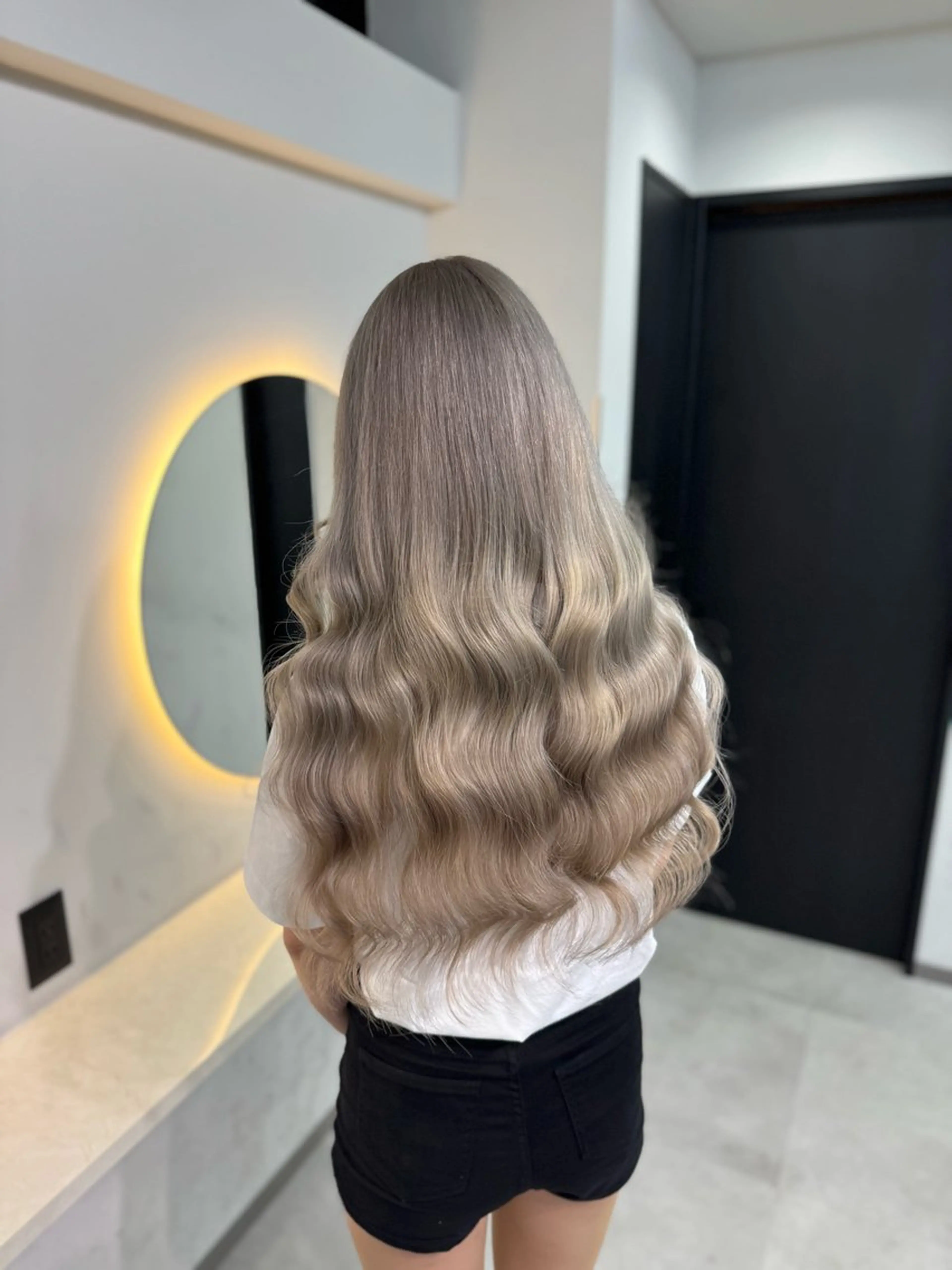 【⭐️新規学割U24⭐️】ブリーチ➕カラー➕整えカットの写真