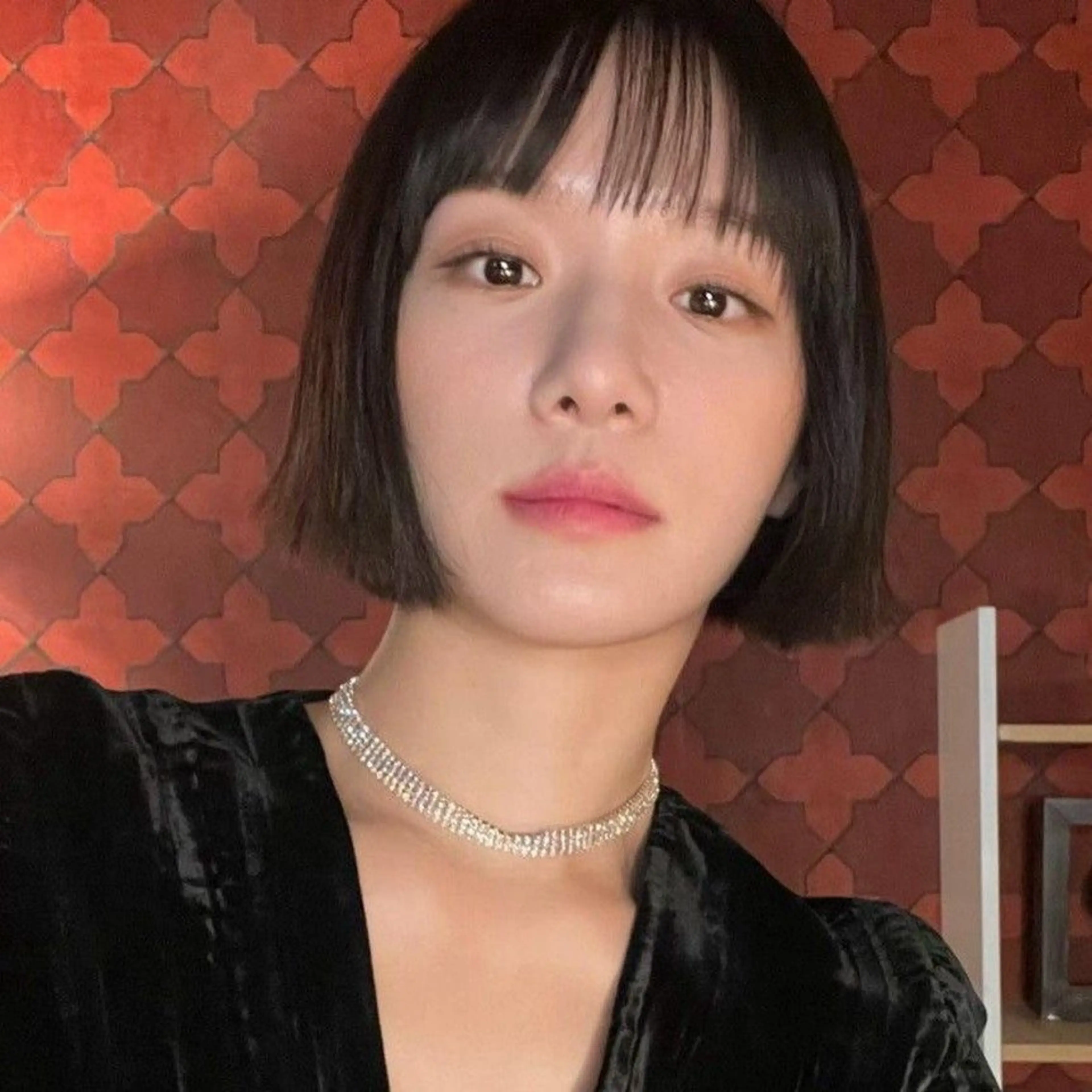 ショート ボブ 顔まわりレイヤー 顔周りカット 韓国風ヘア レイヤーカット nonoka オリーブ/グレージュのヘアスタイル