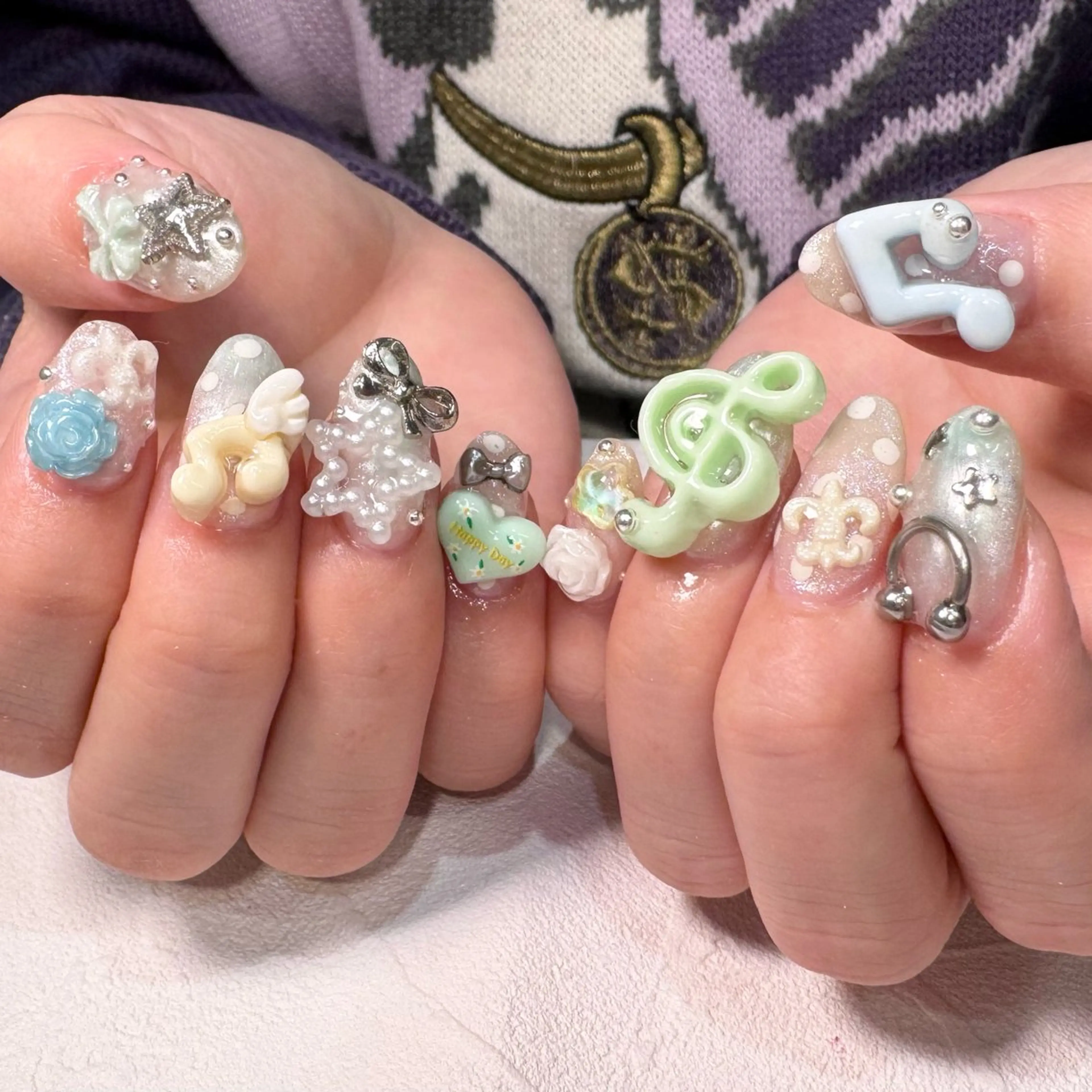 ネイル 持ち込み ハンドネイル RIEKO🍒 ワンホン♡推しネイルのネイルデザイン