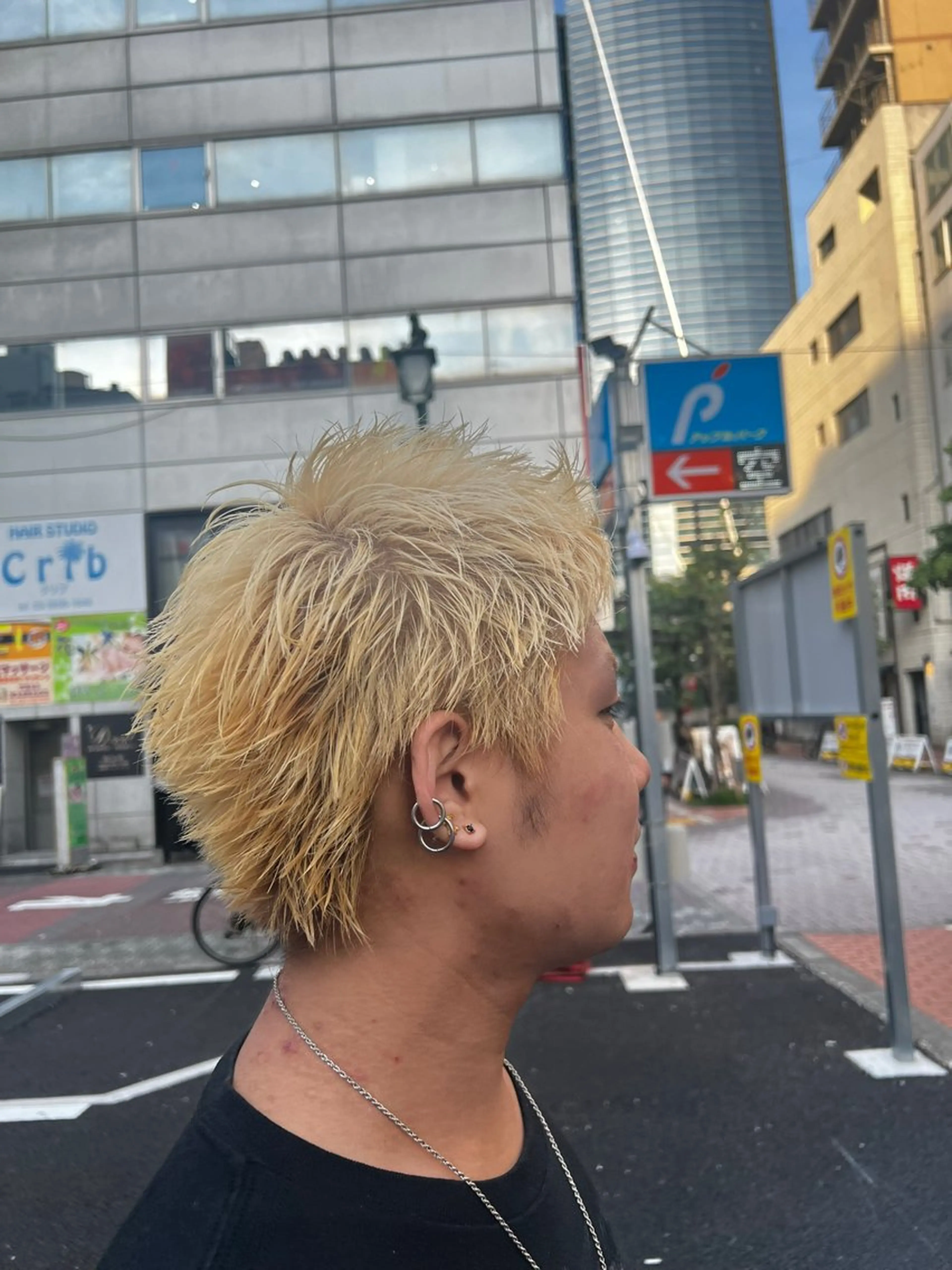 ショート カラー メンズ メンズブリーチ スパイキーショート ブリーチ ショートヘア Gemma所属・新井 有真のヘアスタイル