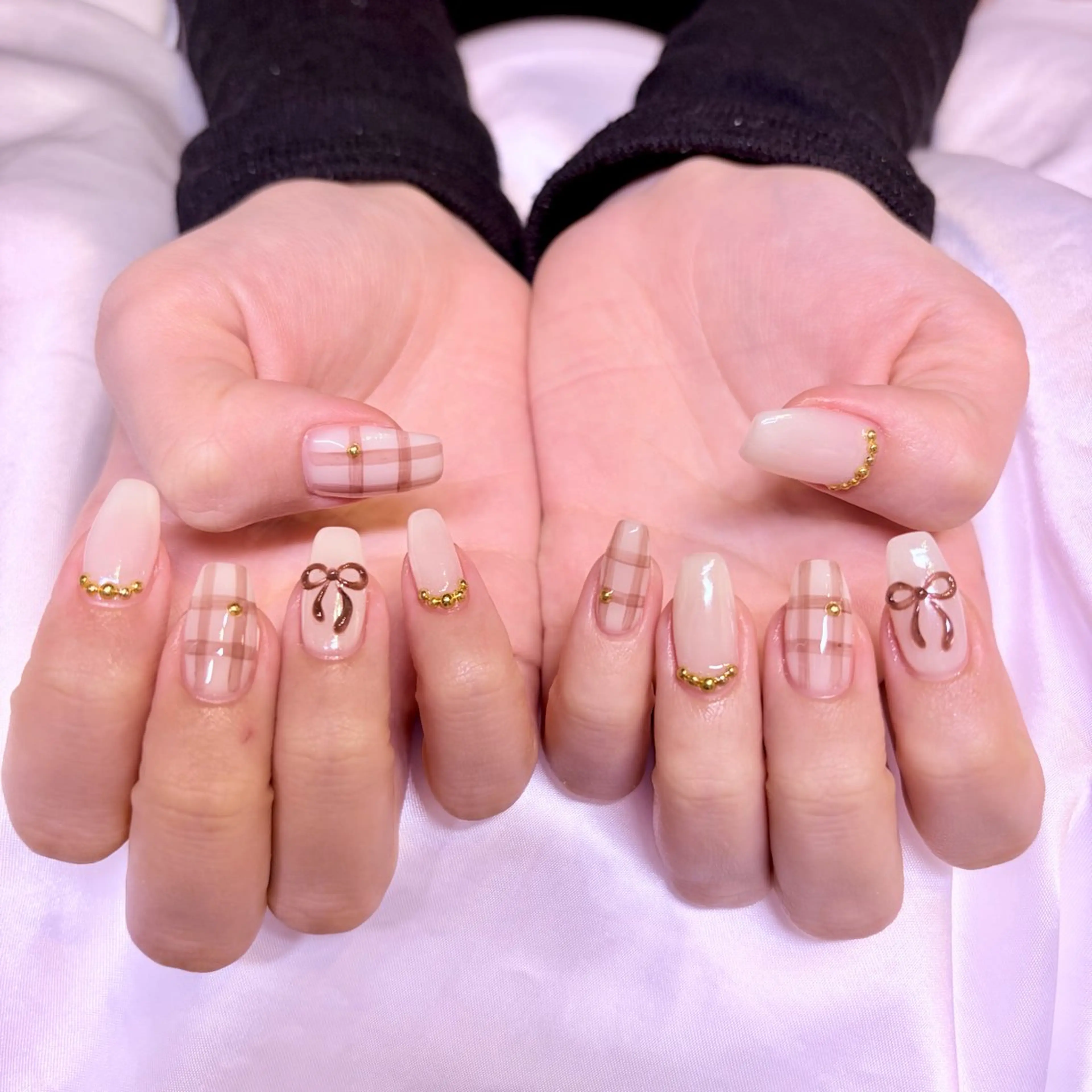 ネイル ガーリー ハンドネイル nail salon e'mu💐のネイルデザイン