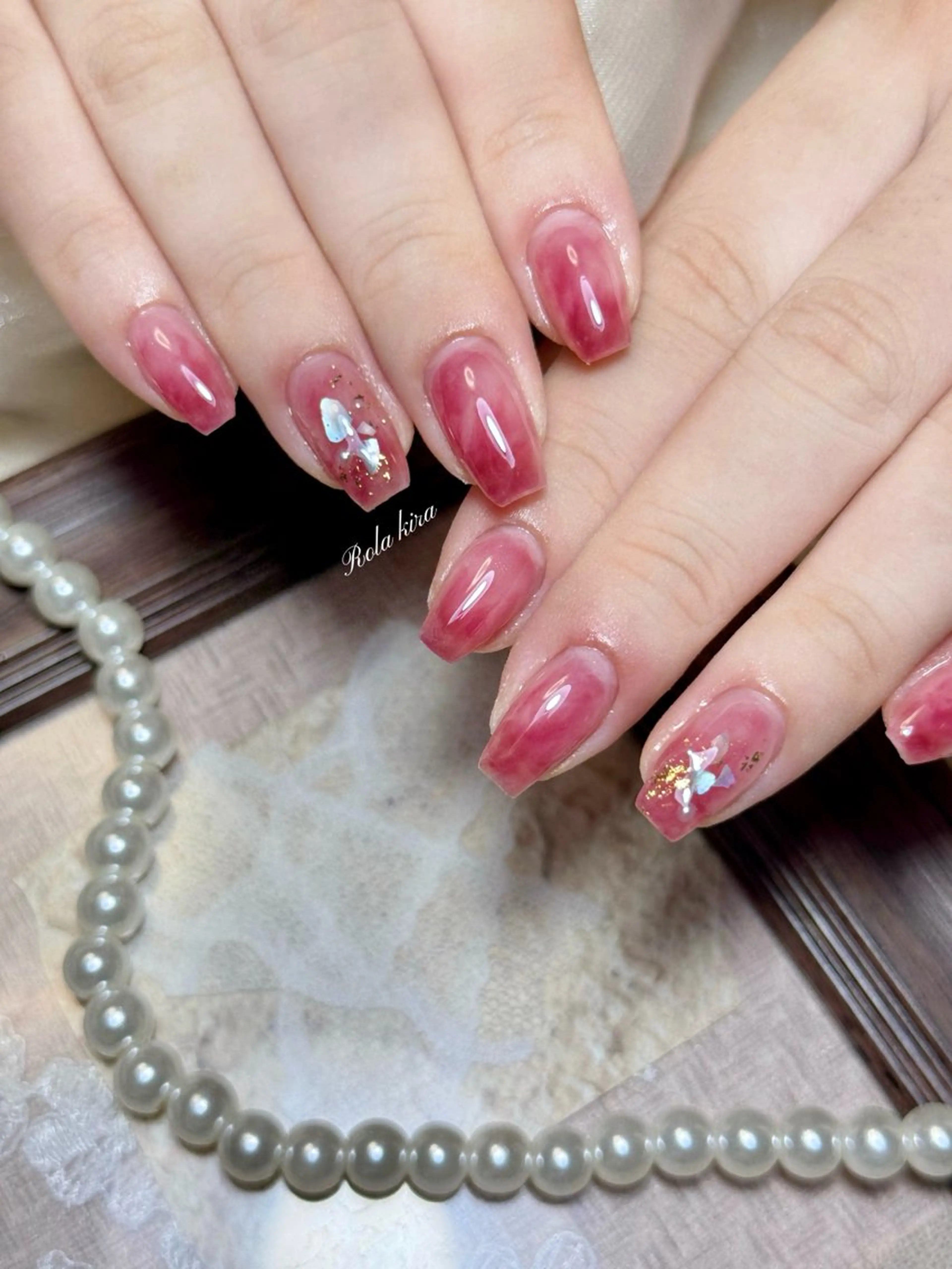 ネイル フレンチネイル ジェルネイル ガラスフレンチ キラキラネイル 韓国ネイル Rola kira nail salon所属・Rola kira 麗のネイルデザイン