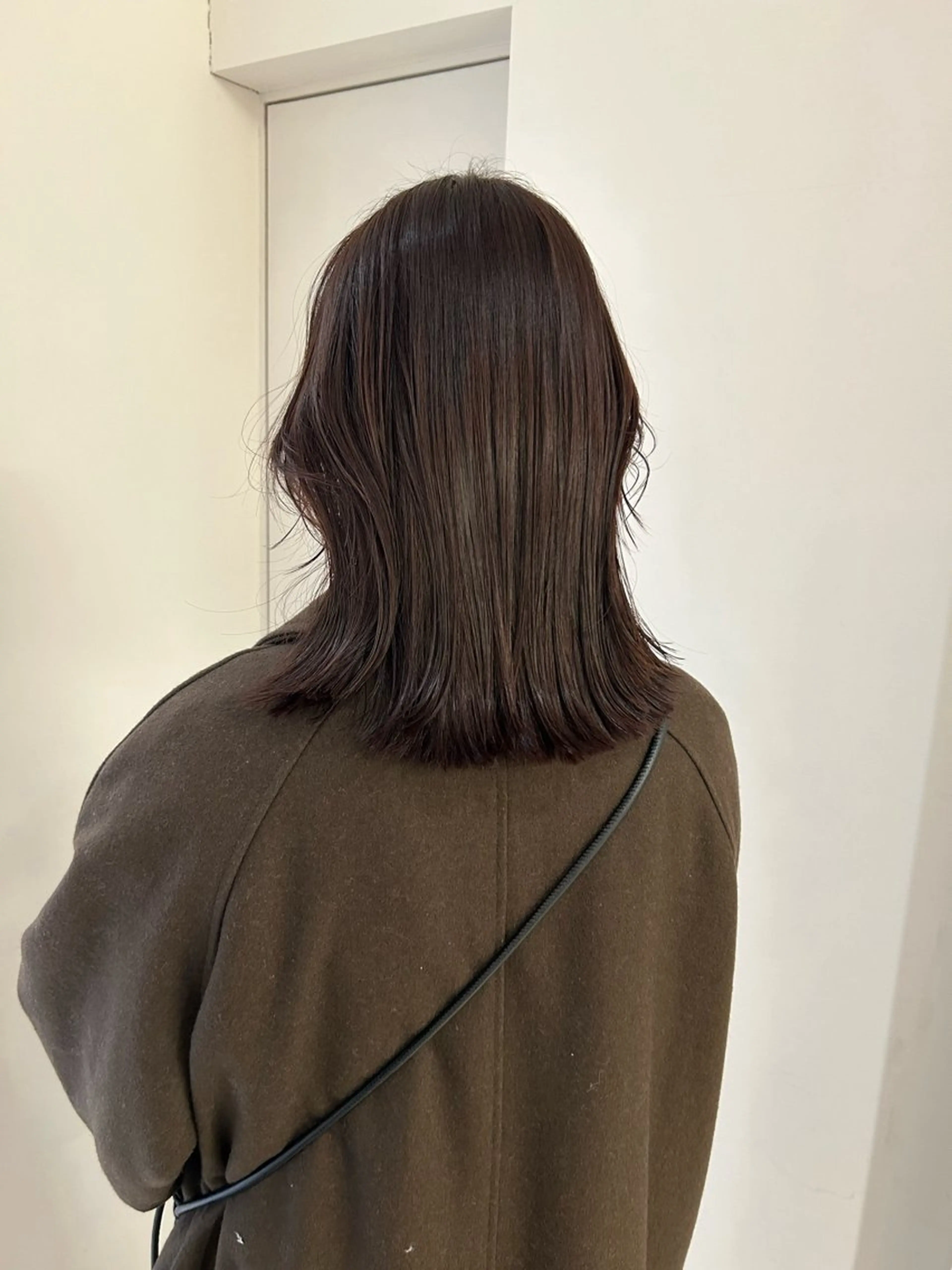 ミディアム カラー ブラウンカラー ボブ 、 、のヘアスタイル