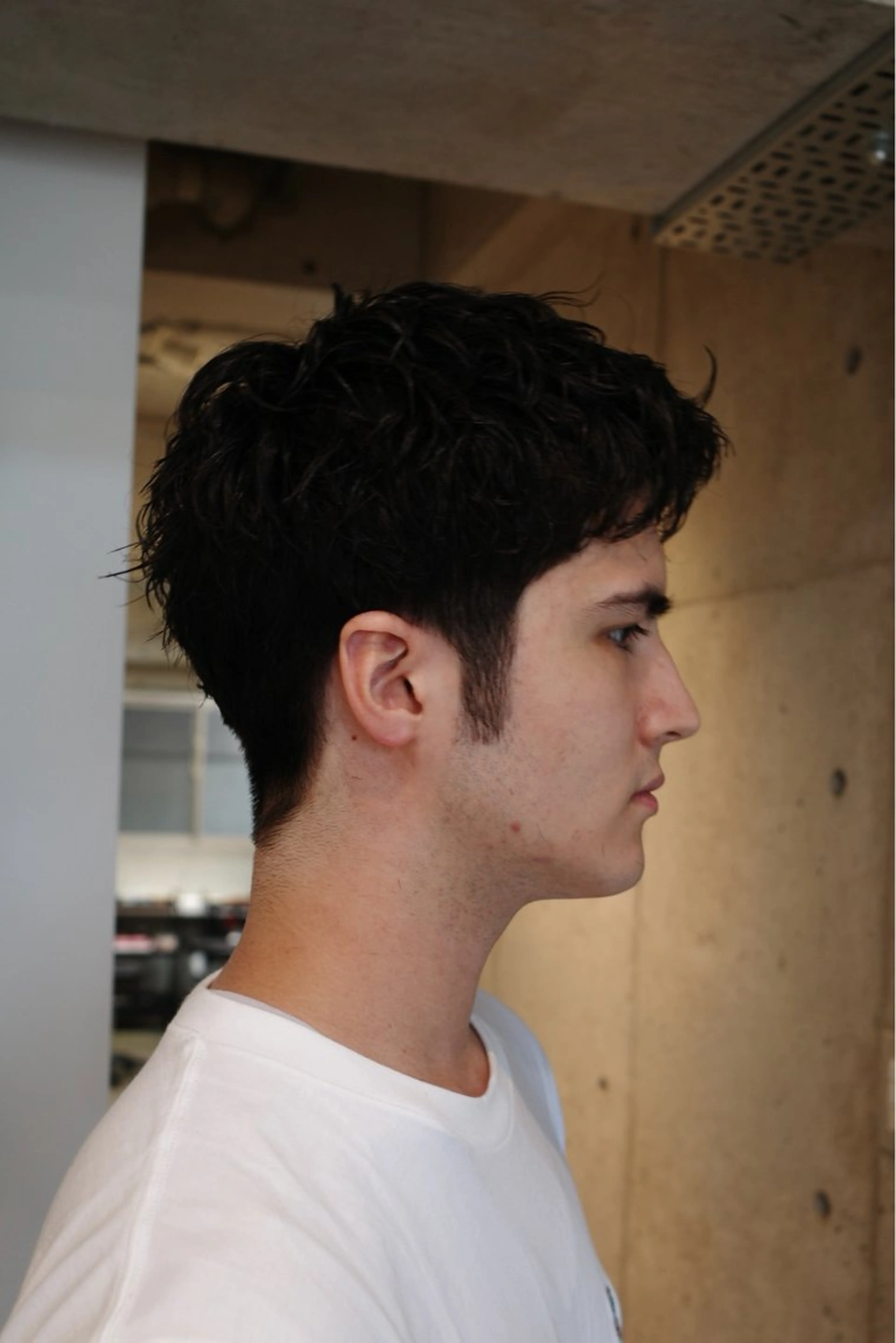 ショート パーマ メンズ メンズパーマ メンズショート ショートヘア aim所属・宮崎 恵多のヘアスタイル