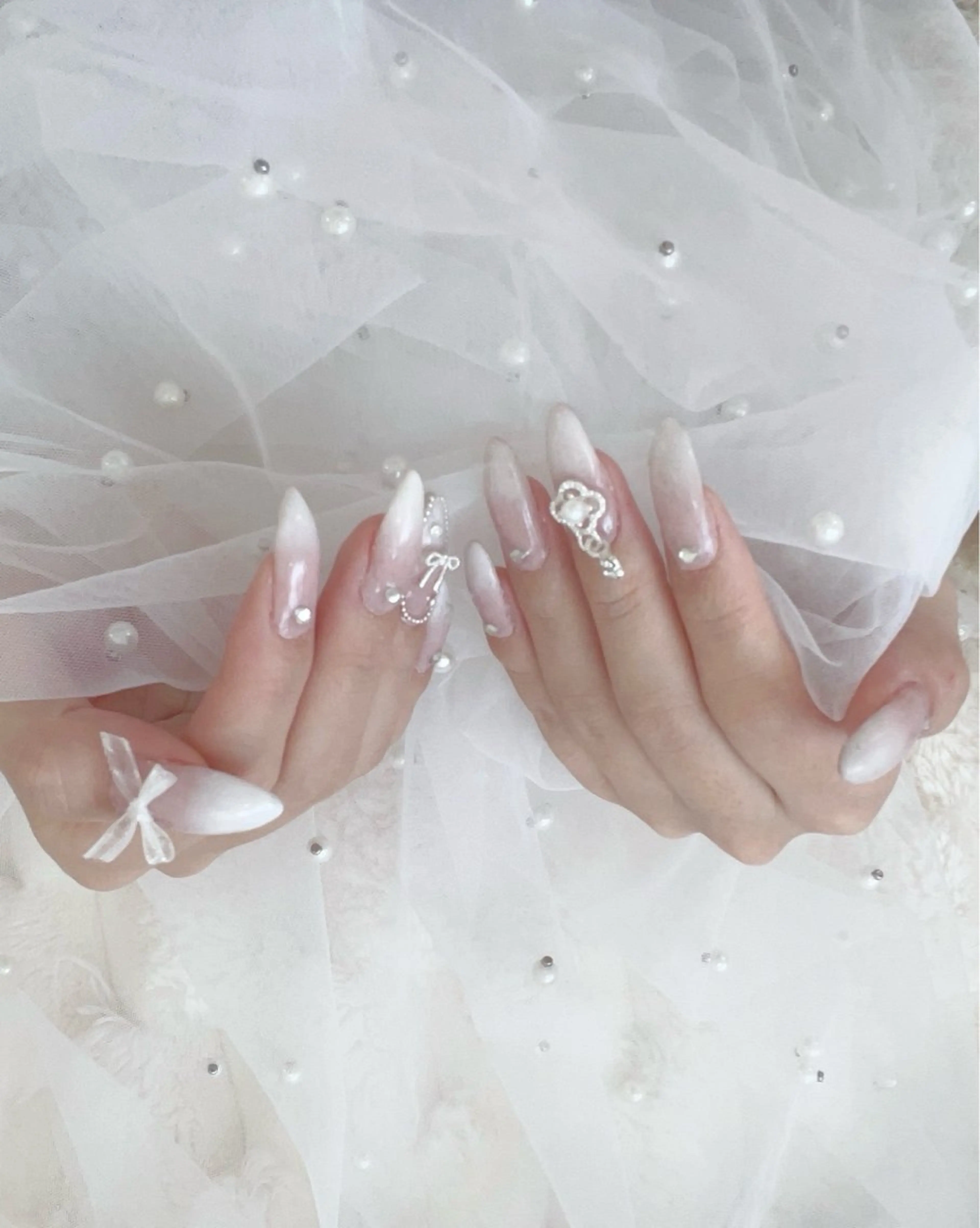 ネイル グラデーション ハンドネイル Sii nail🎀 Moekaのネイルデザイン