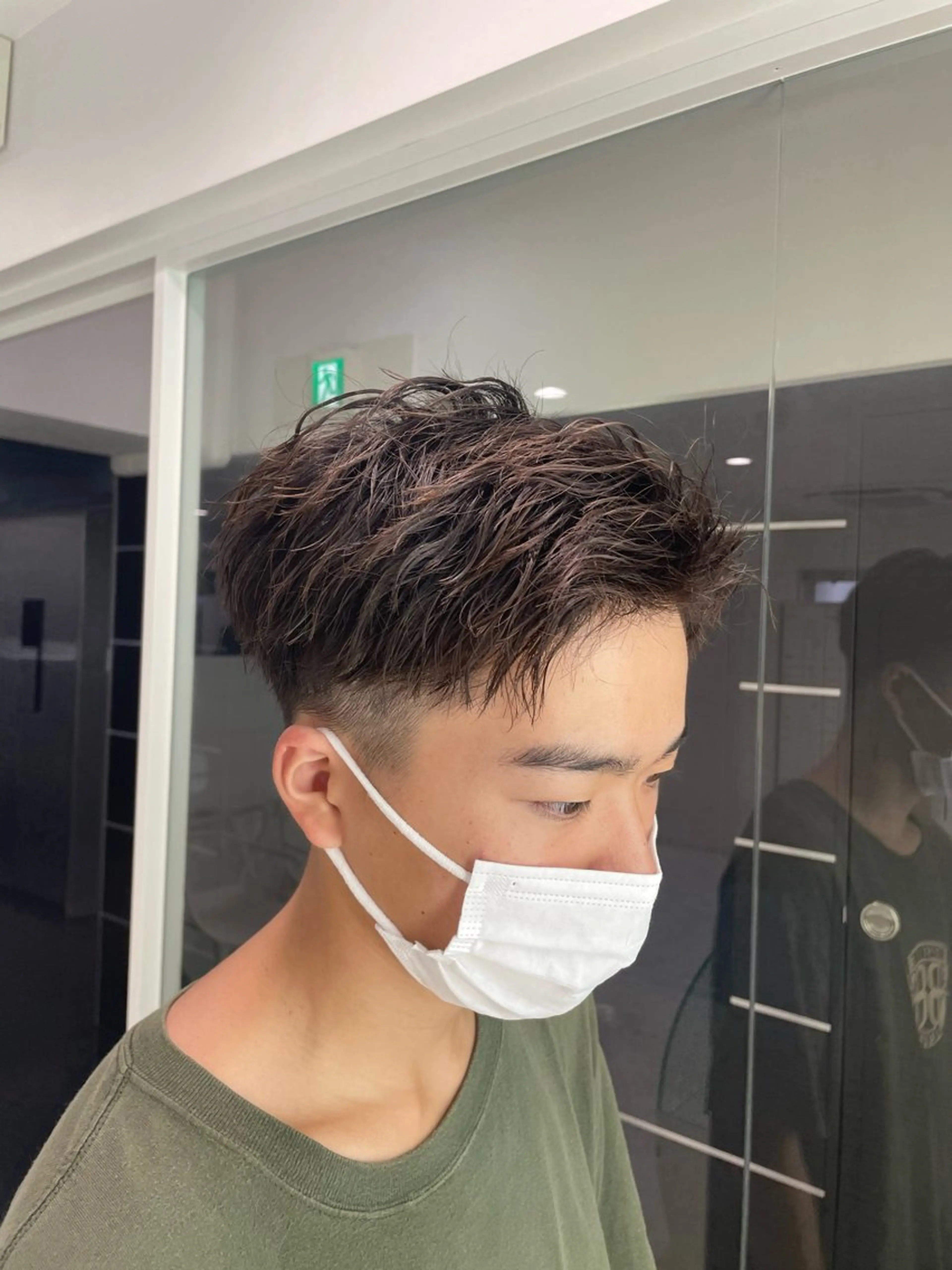 ミディアム ヘアアレンジ メンズ ミディアムパーマ メンズパーマ 顔まわりカット の達人のヘアスタイル