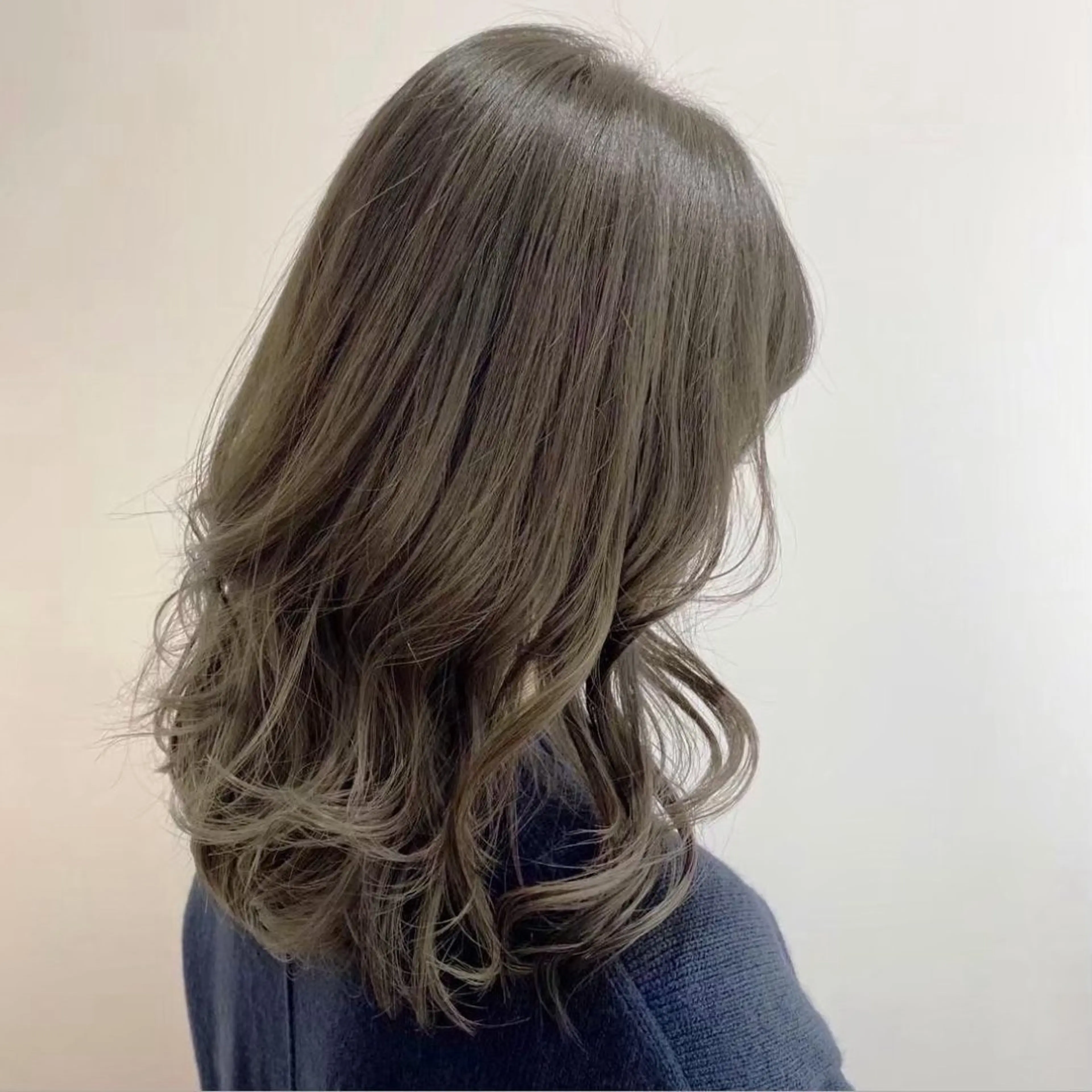 ミディアム ヘアカラー ✨🦄韓国風レイヤ ー🦄✨林あかりのヘアスタイル