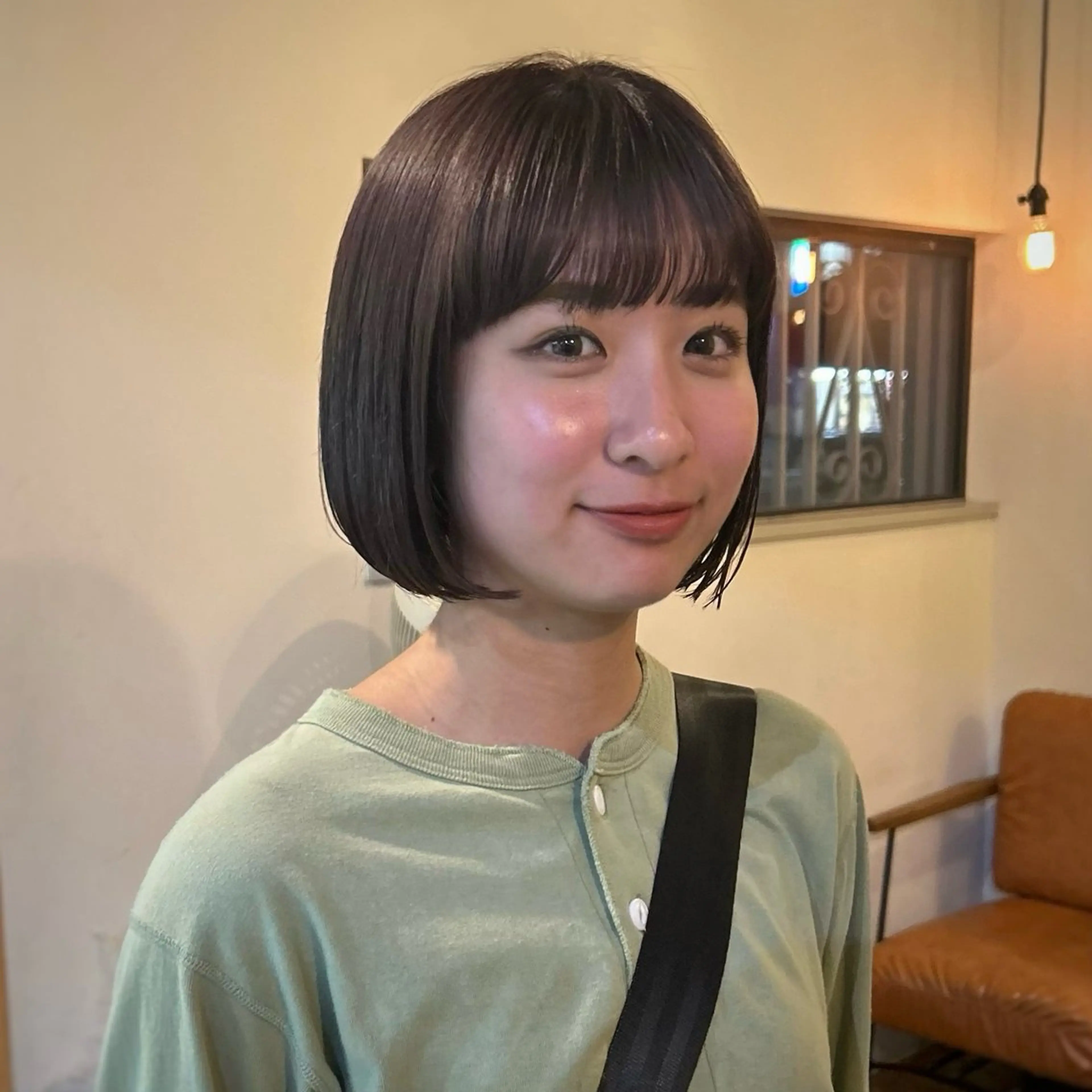 ショート カラー シルバー MUKU 市川 莉花のヘアスタイル