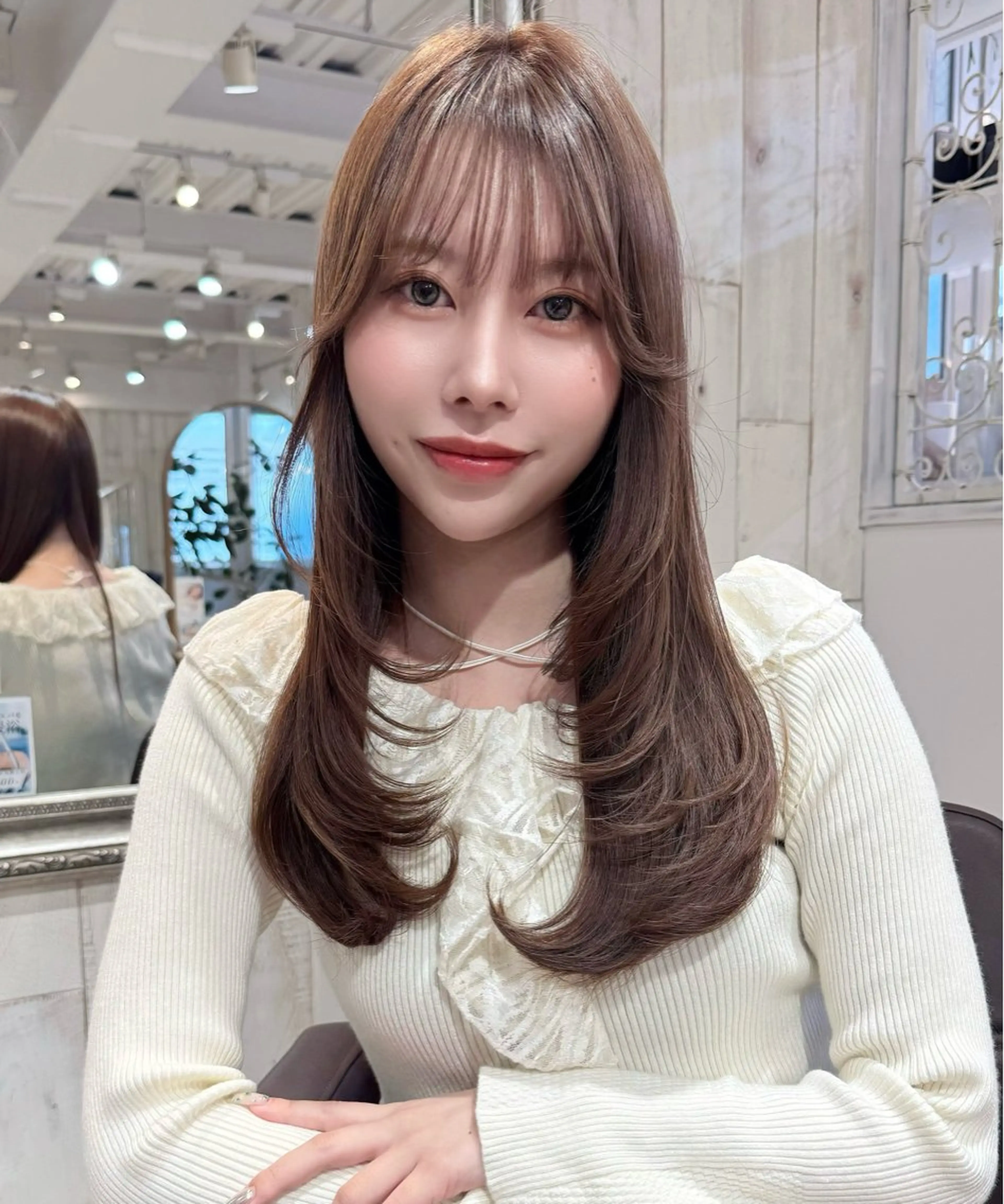 ロング カラー ロングレイヤー 韓国風ヘア レイヤーカット ロング おくれ毛 カット ヘアカラー トリートメント レイヤーカット、 大人可愛い 中村美羅のヘアスタイル