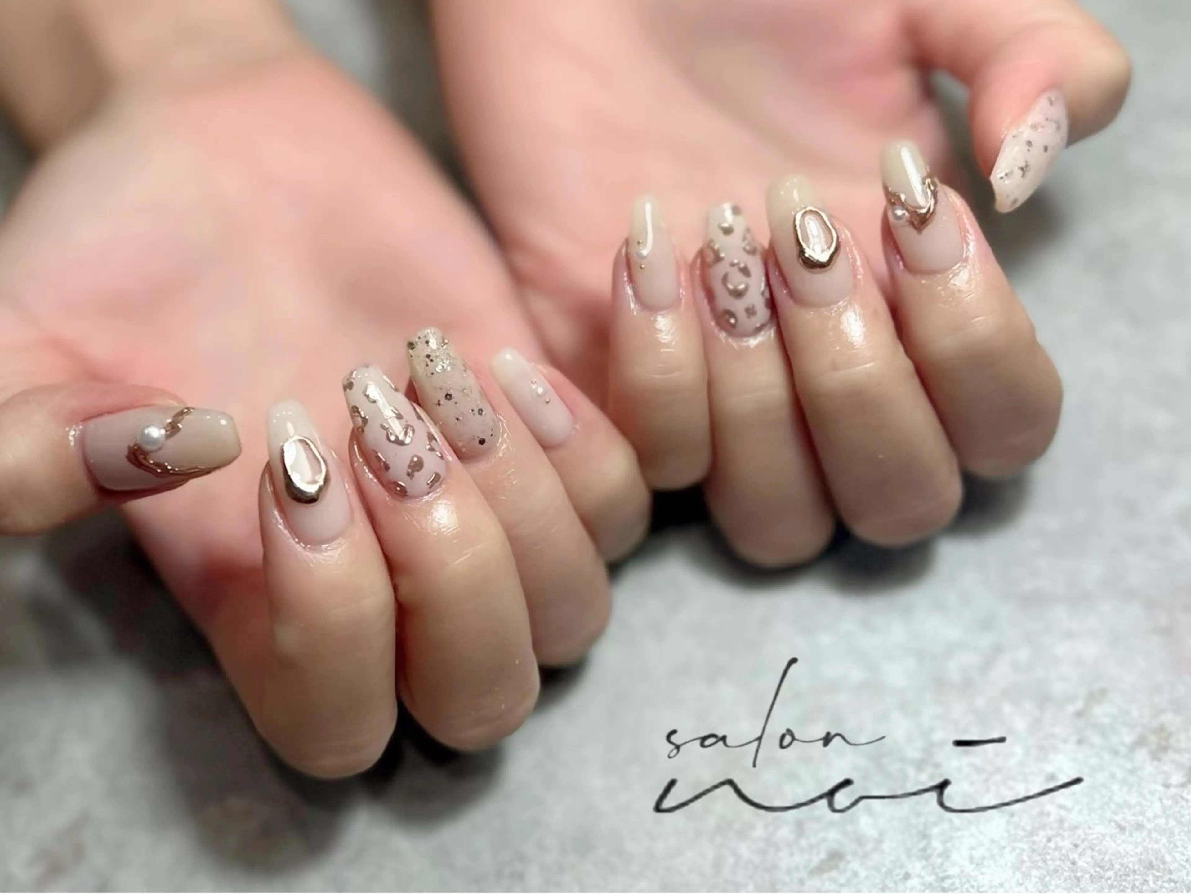 ネイル アニマル柄 ミラーネイル ハンドネイル salon noi所属・salon noiのネイルデザイン