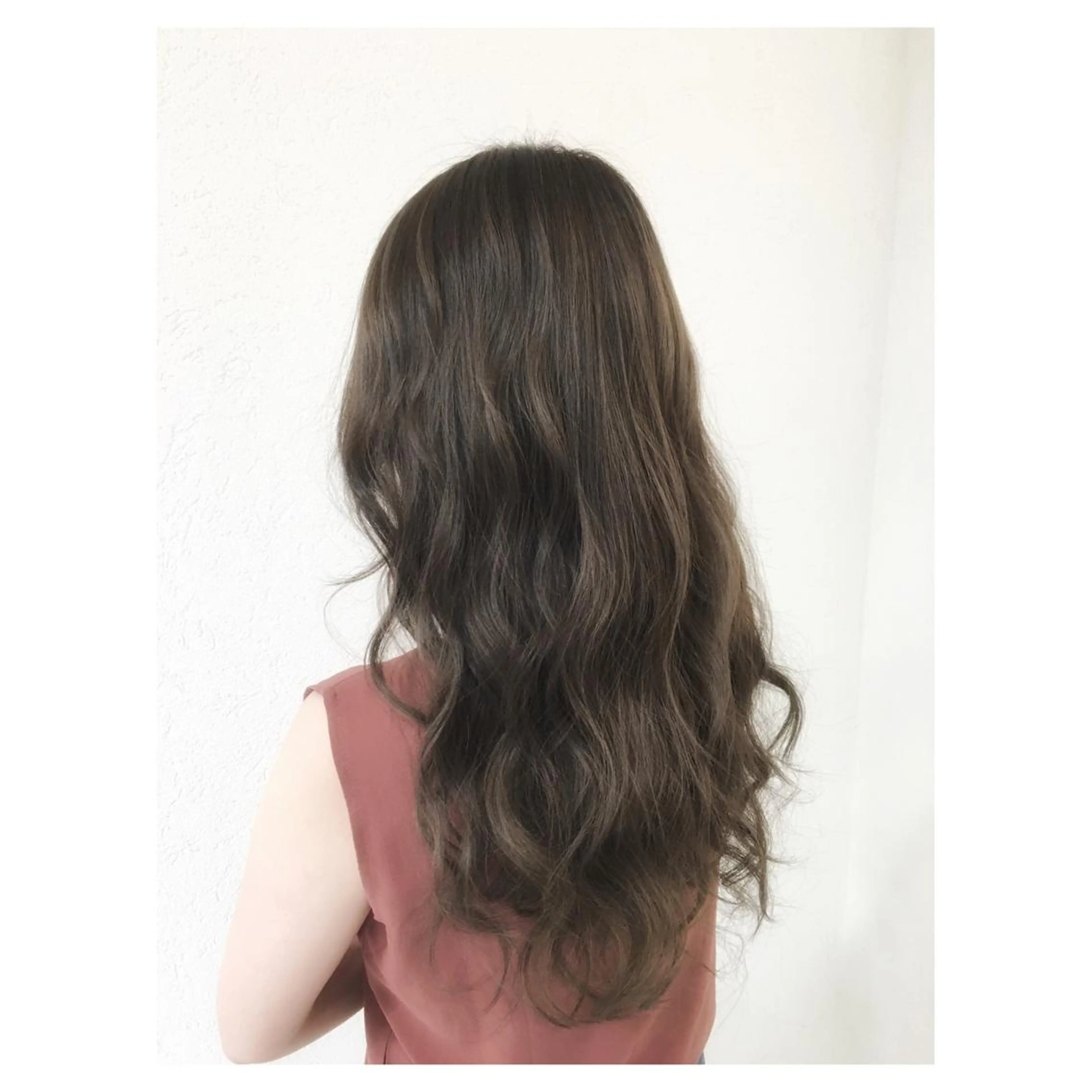 ロング カラー ネイル マツエク・マツパ イルミナカラー biscohair 髪にドラマを。のヘアスタイル