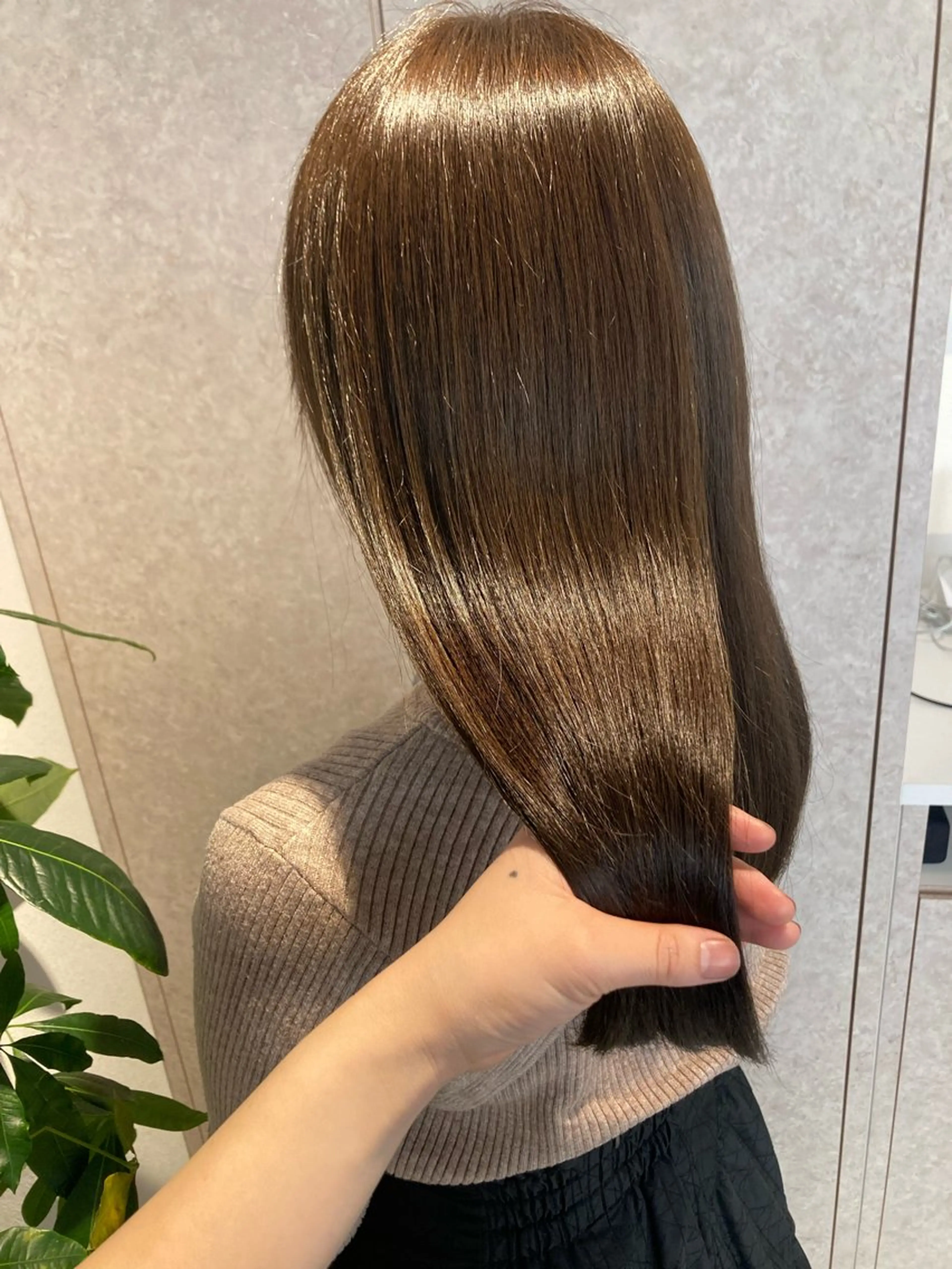 ロング ✨色持ちの良い艶 カラー✨蟹江真世のヘアスタイル