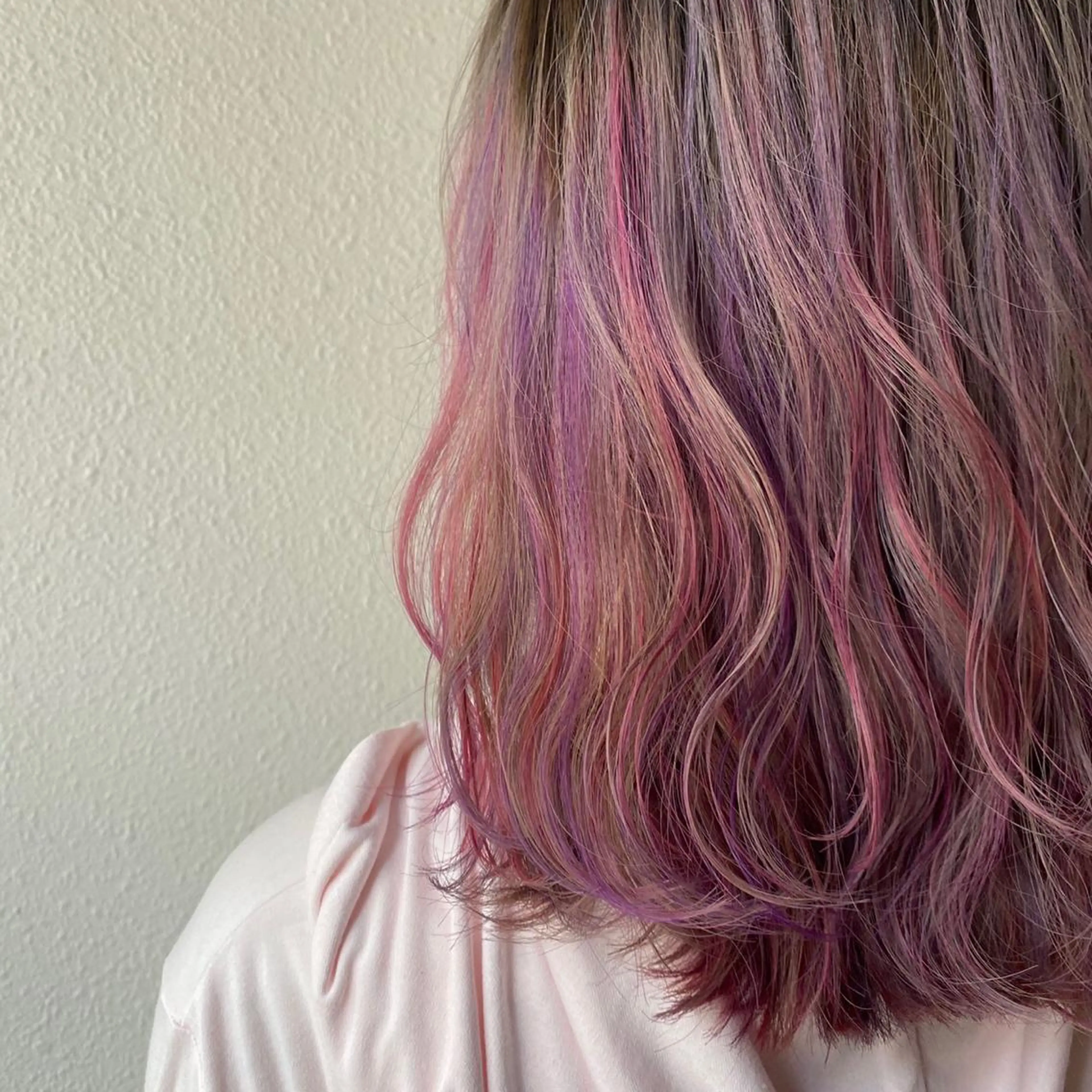 ロング カラー ハイライトカラー ハイトーンカラー ハイライト しゅうさん🍝 麻田秀太郎のヘアスタイル