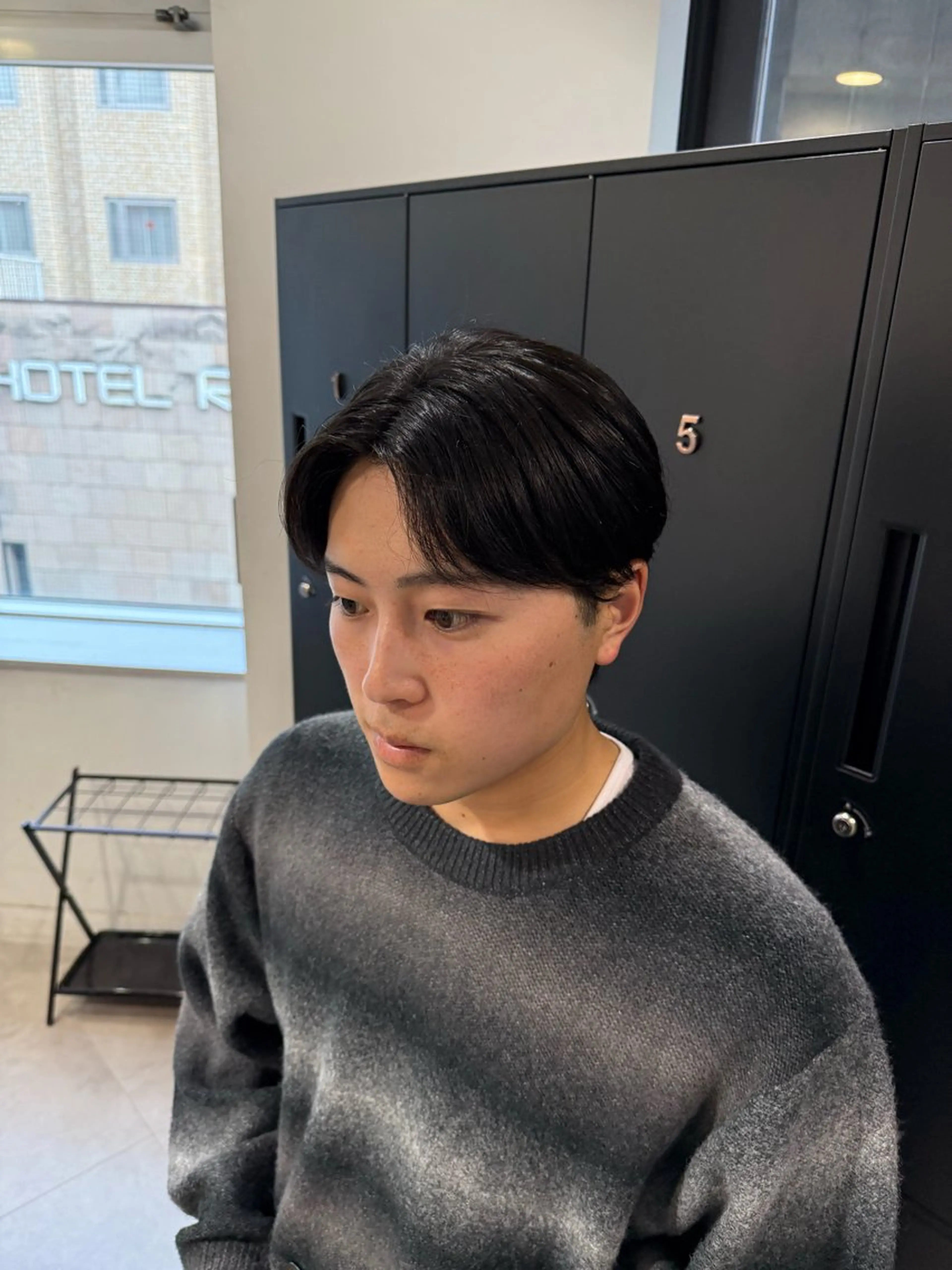 ショート カット 天瀬吏那メンズパーマ /透明感カラーのヘアスタイル