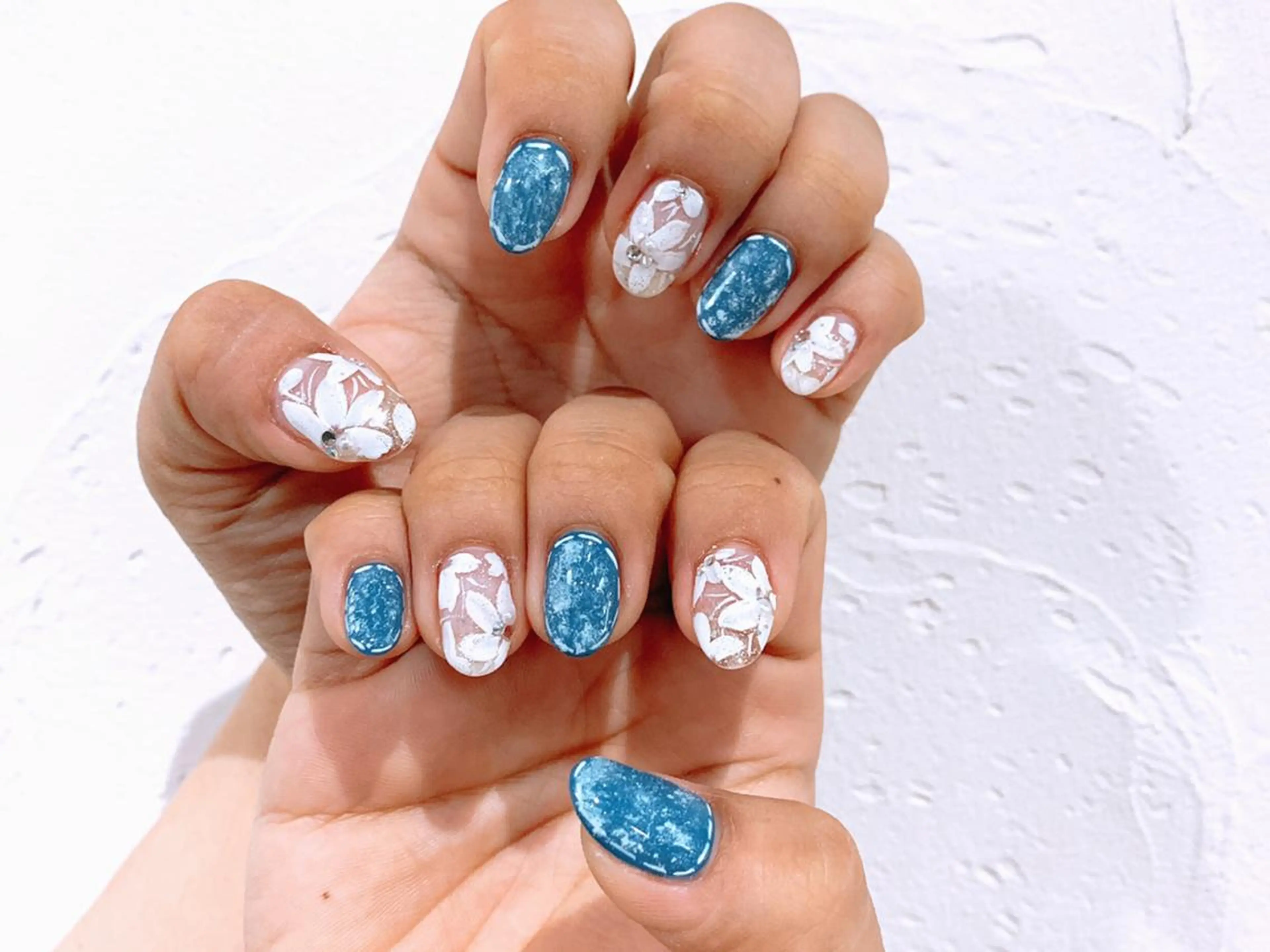 ネイル THECOLORS所属・近貞 莉奈のネイルデザイン