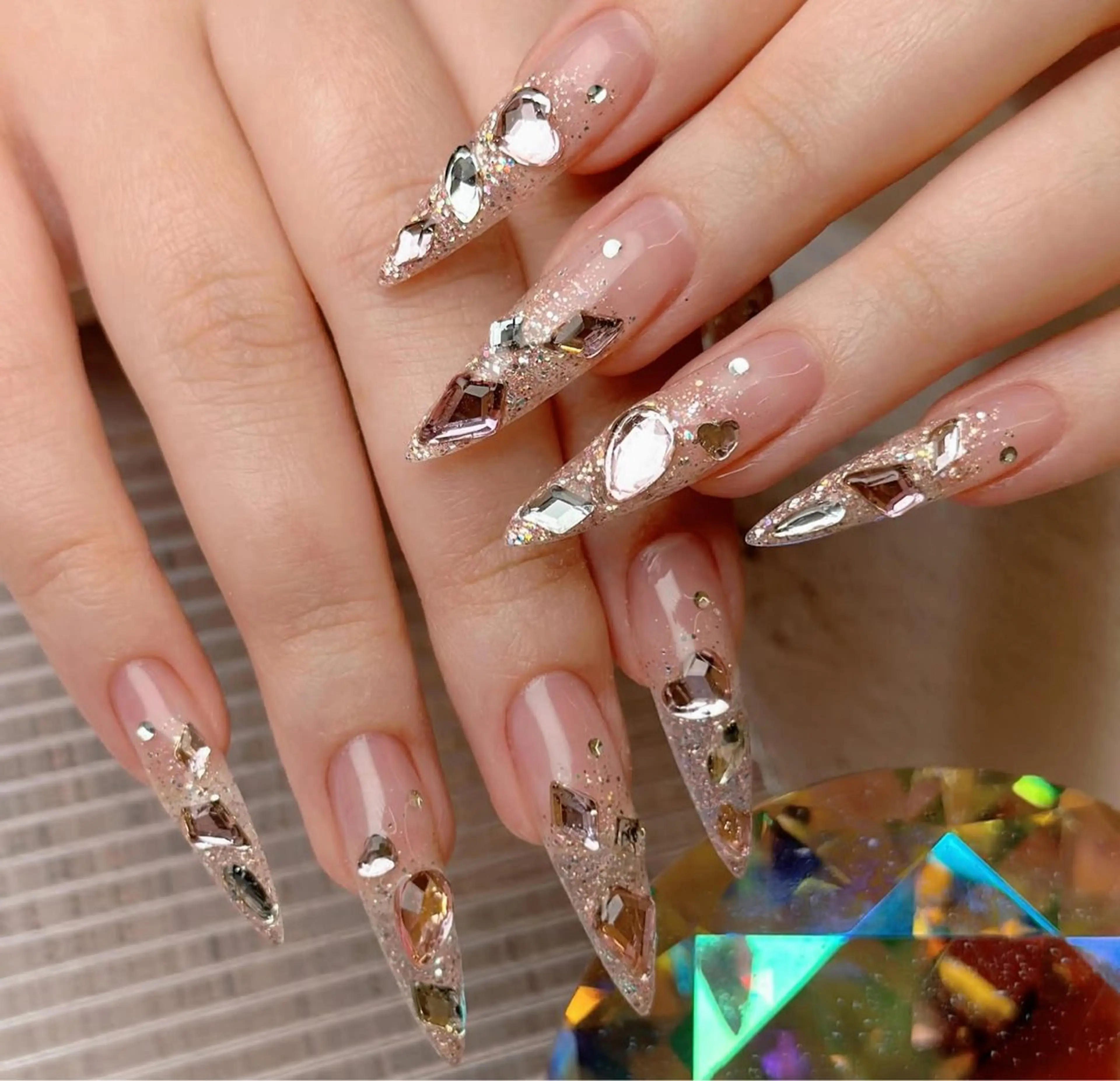 ネイル オーロラネイル フレンチネイル ジェルネイル ハロウィン キラキラネイル H.baby Nail Salonのネイルデザイン