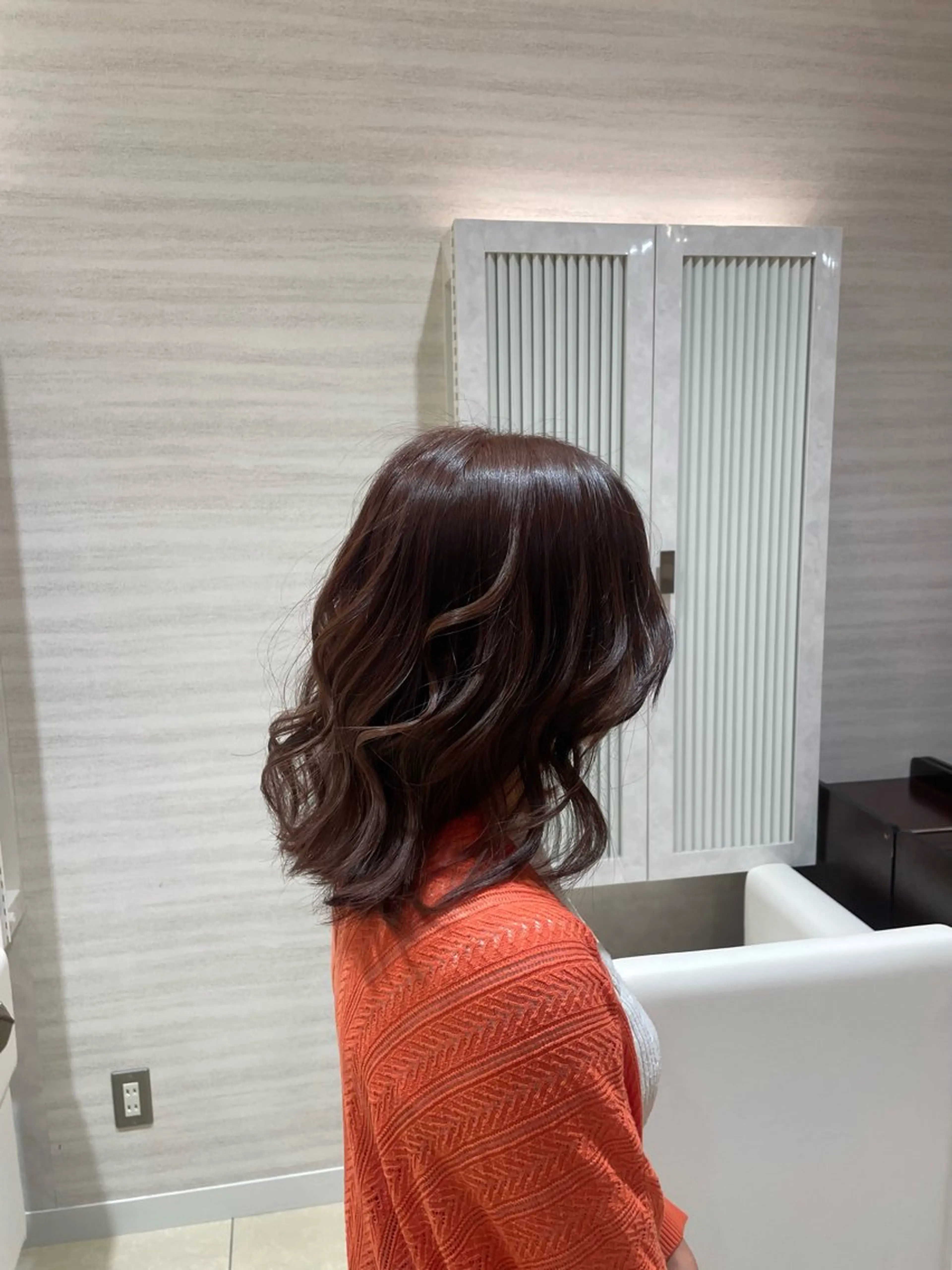 ミディアム カラー ベージュカラー ピンクカラー ピンクベージュ 脱白髪染め白髪ぼかし TERA（寺崎）のヘアスタイル