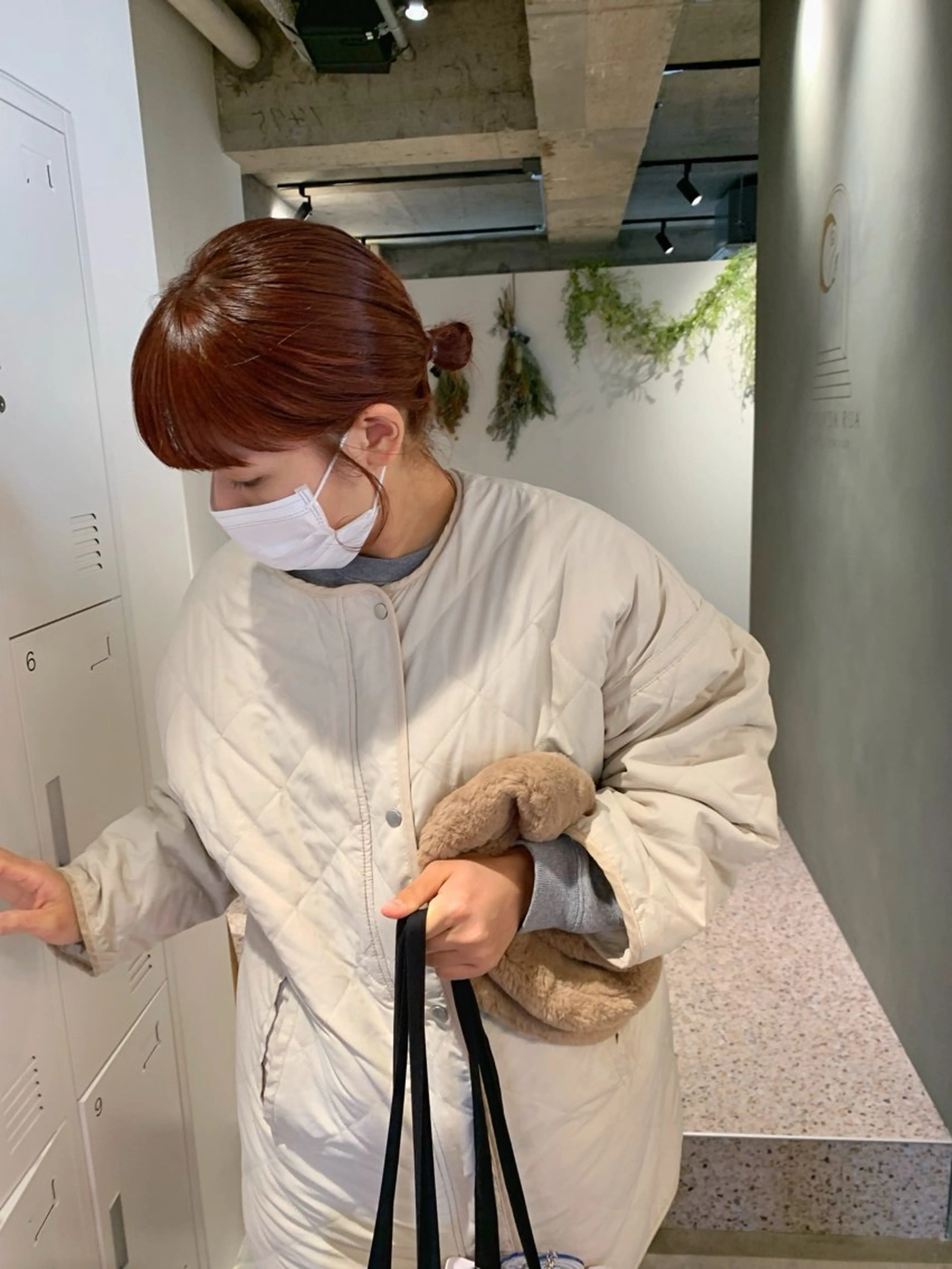 ミディアム カラー 盛山 莉々華のヘアスタイル