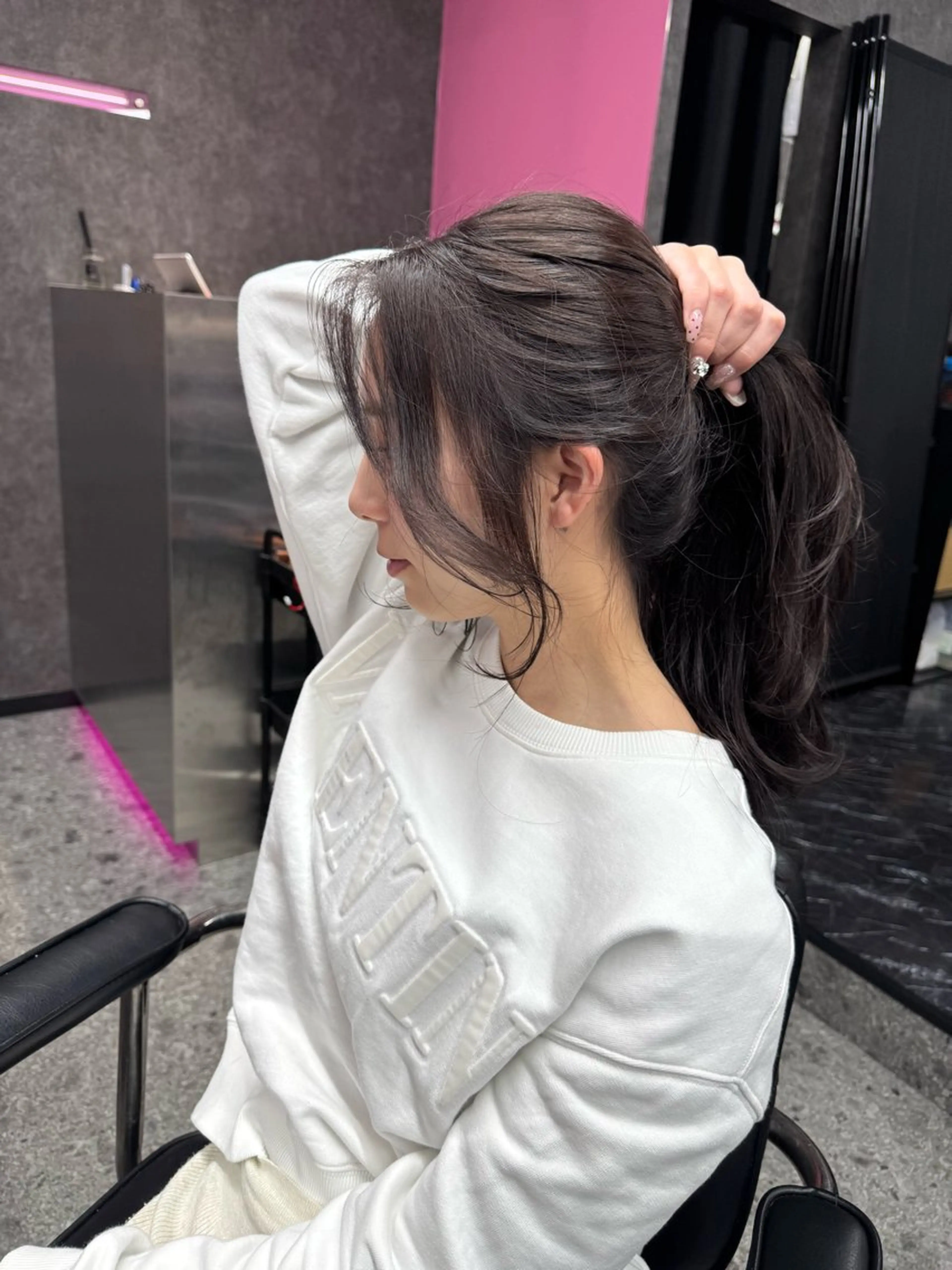 ロング ヘアカラー トリートメント 艶髪ハイトーン特化 梅田美容室SLYのヘアスタイル