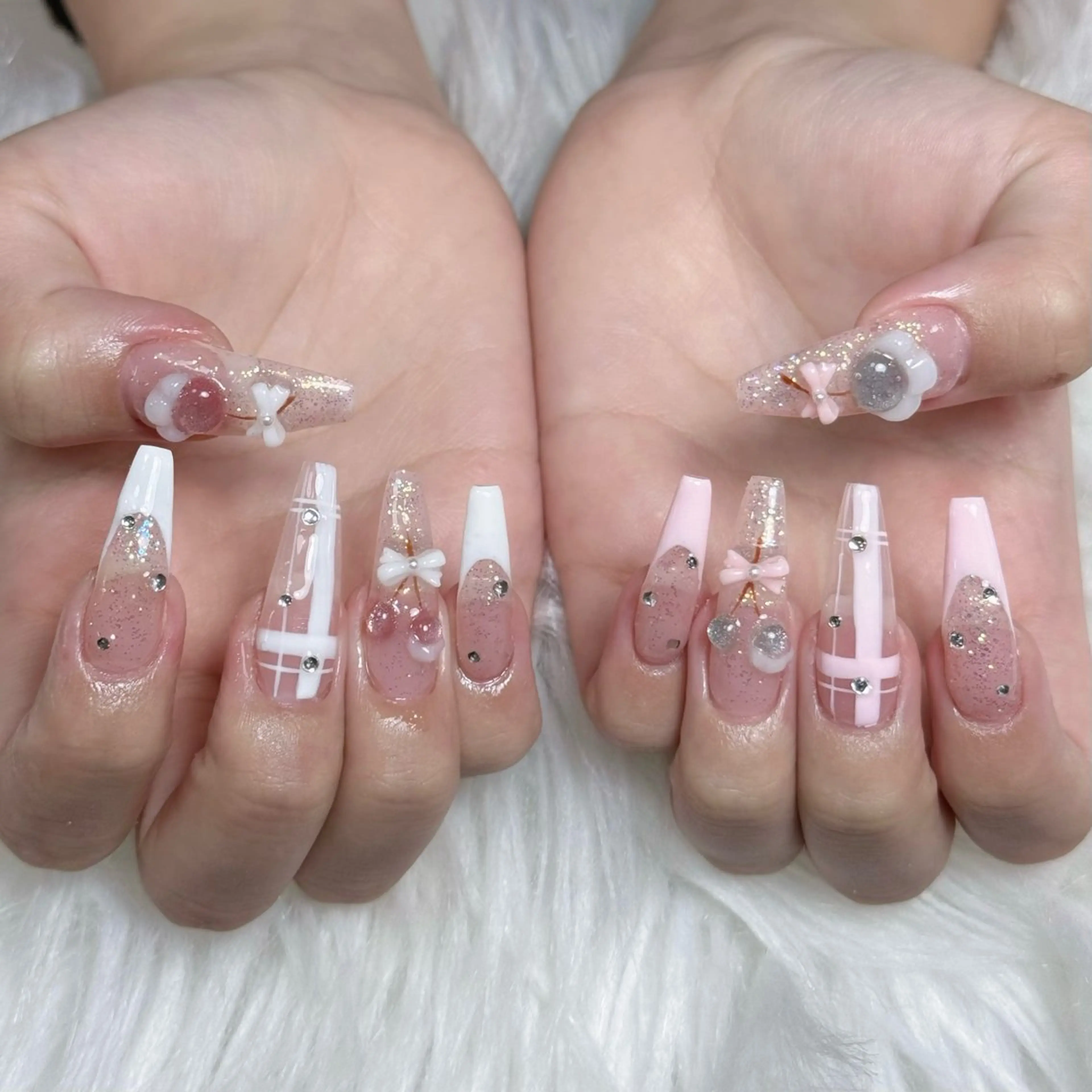 ネイル フレンチネイル ジェルネイル キラキラネイル 韓国ネイル マグネットネイル Julli NailStudioのネイルデザイン