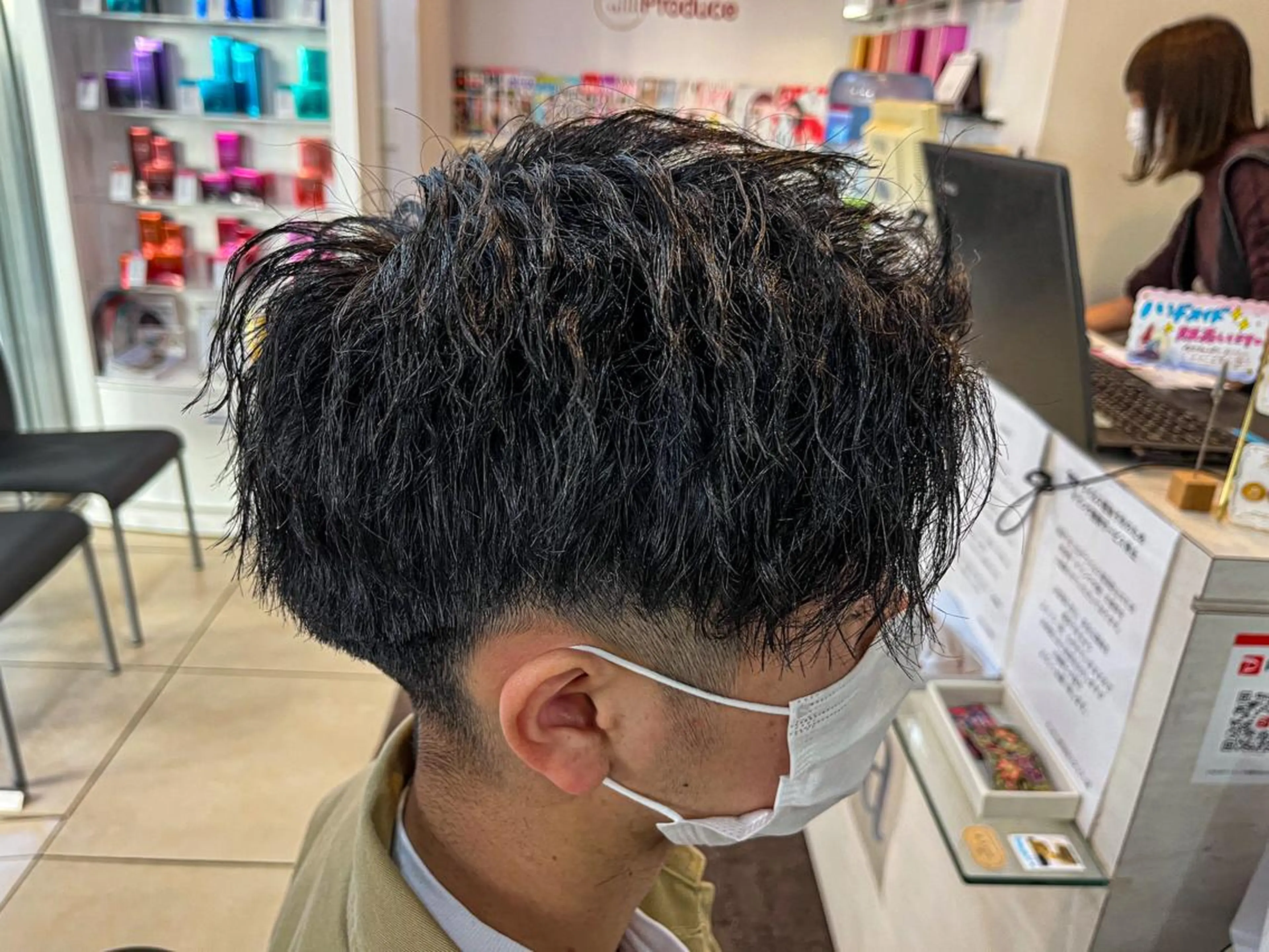 ショート パーマ メンズ センターパート ショートヘア カット パーマ 韓国風メンズ/毛流れ ヘアなら須田龍世のヘアスタイル