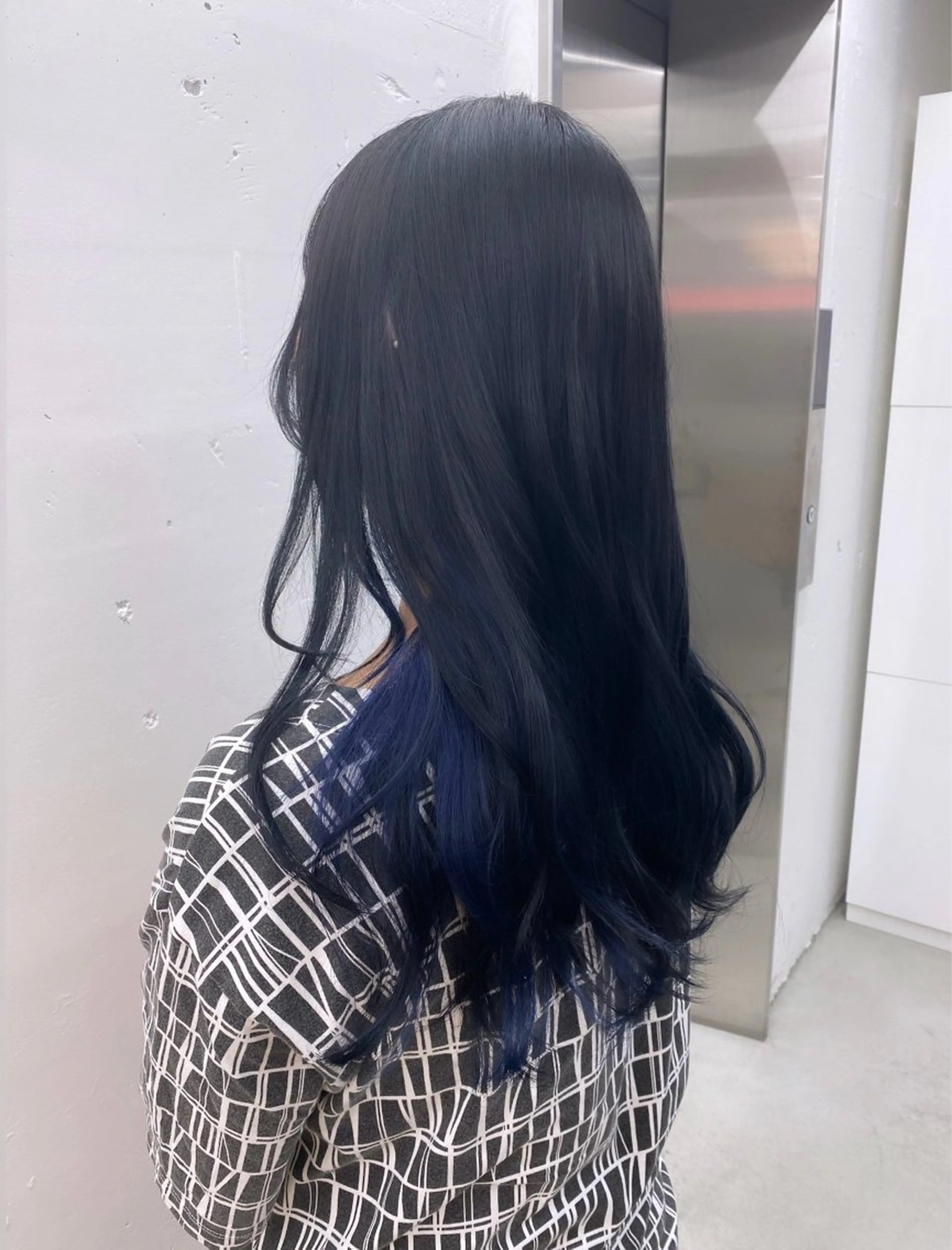 ロング カラー 黒髪 ブルーカラー インナーカラー ネイビーカラー JILL🌟 せいゆのヘアスタイル